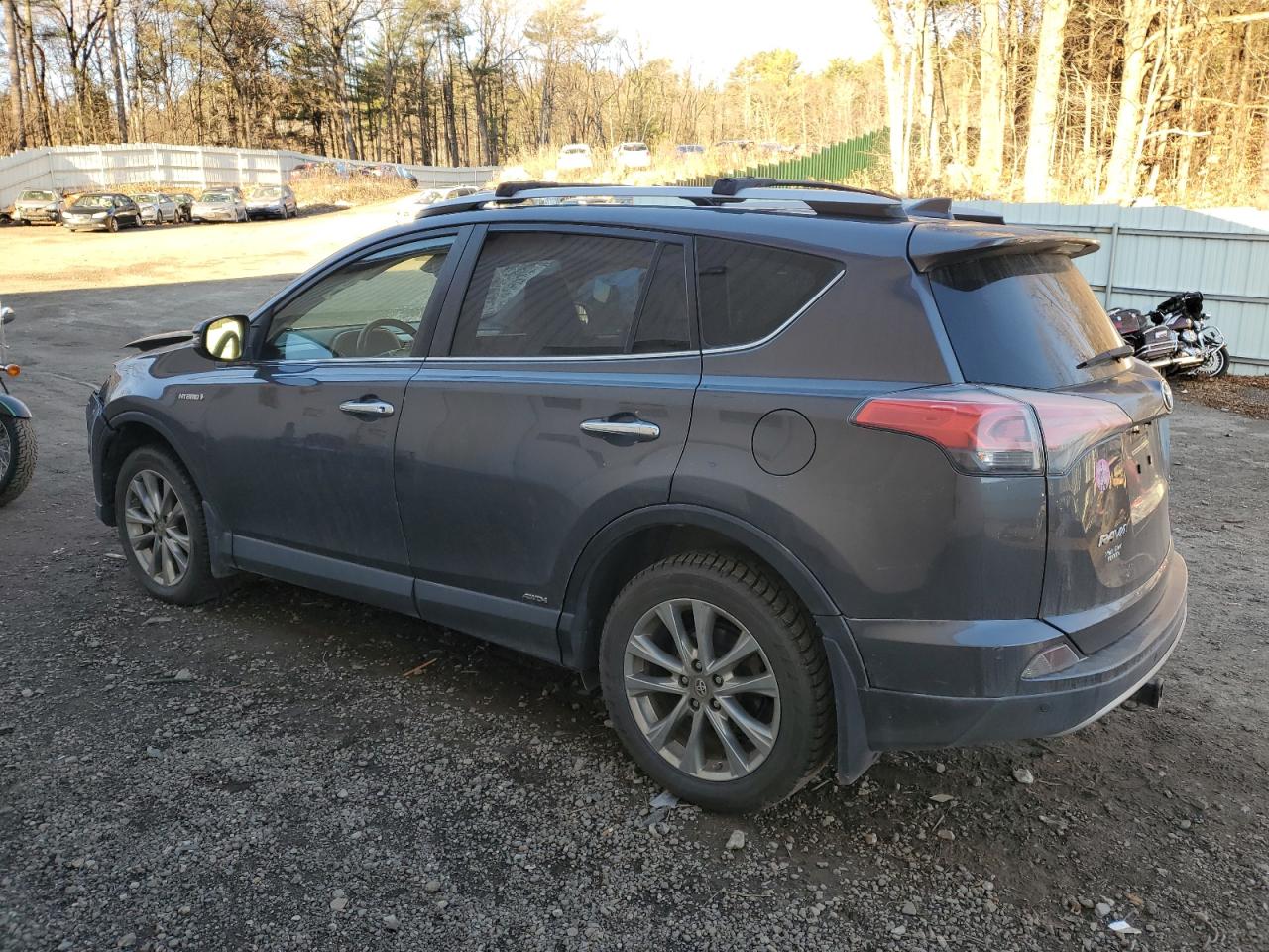 2016 Toyota RAV 4 - Image 2
