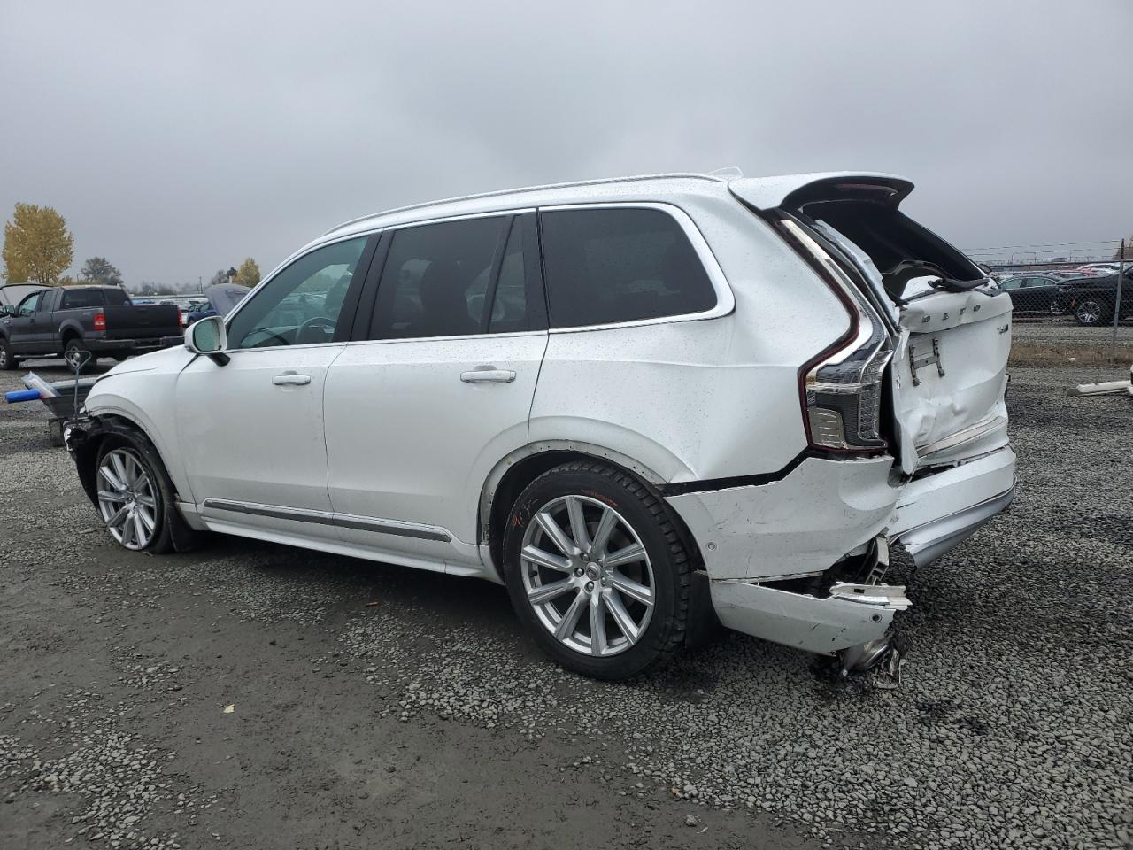 2017 Volvo XC90 - Image 2