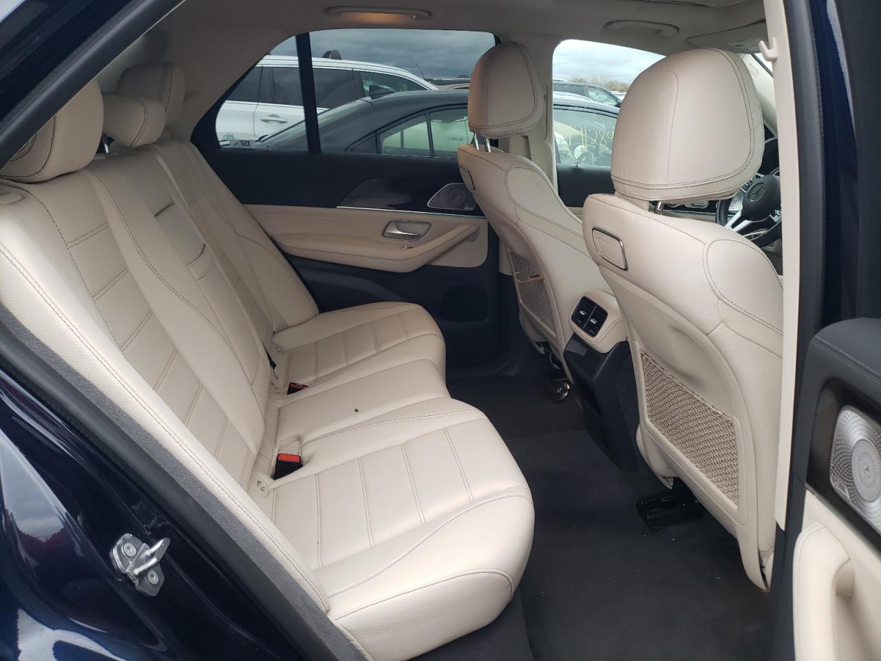 2020 Mercedes-Benz GLE - Image 10