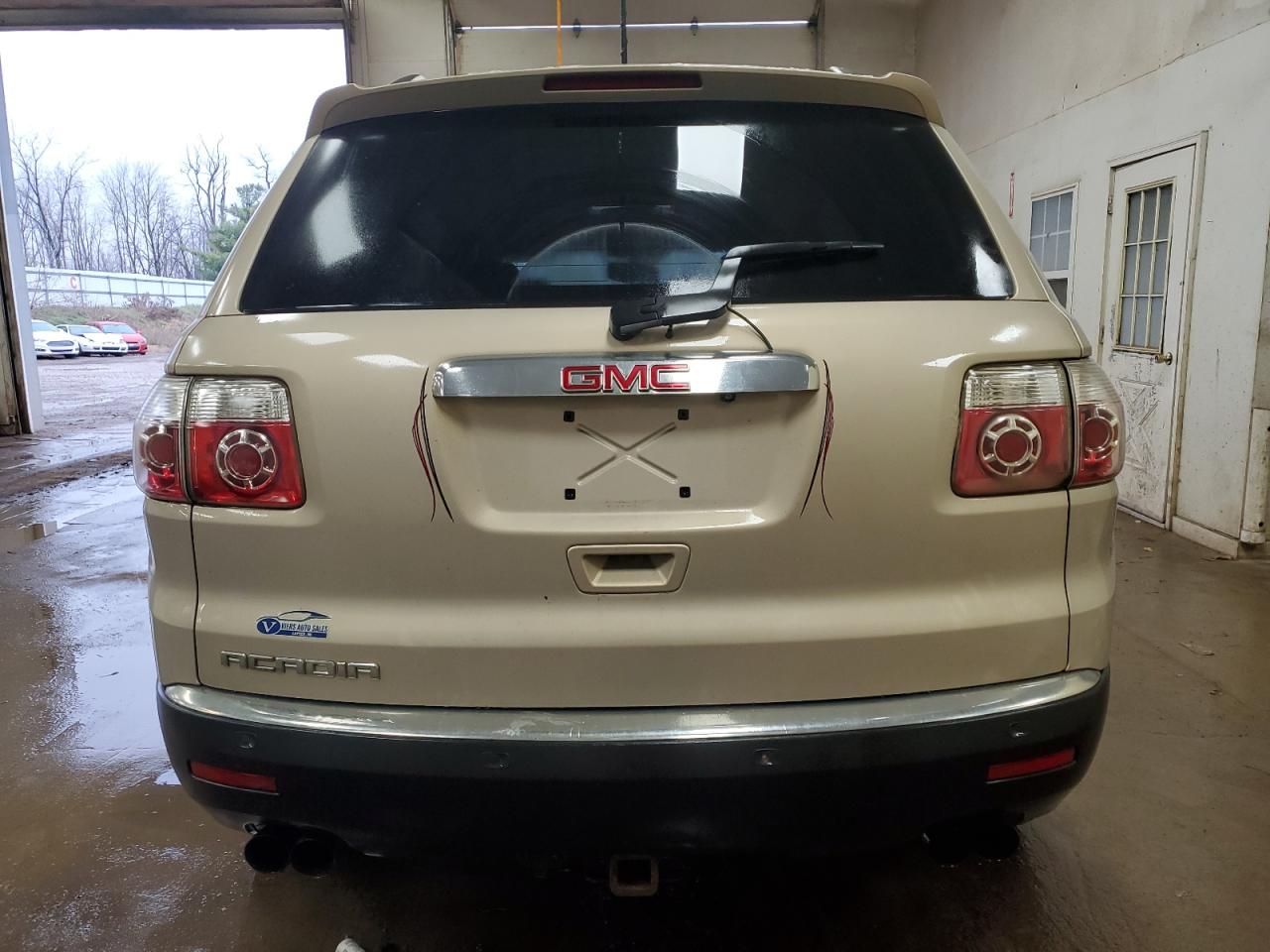 2010 GMC Acadia - Image 6