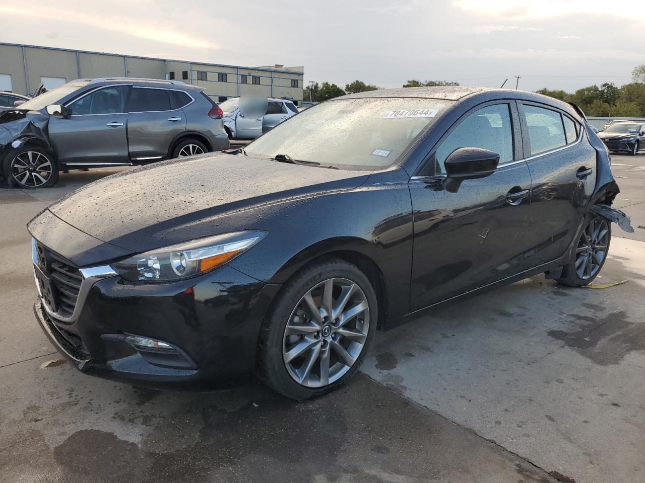 VIN 3MZBN1L36JM241062 2018 MAZDA 3 no.1