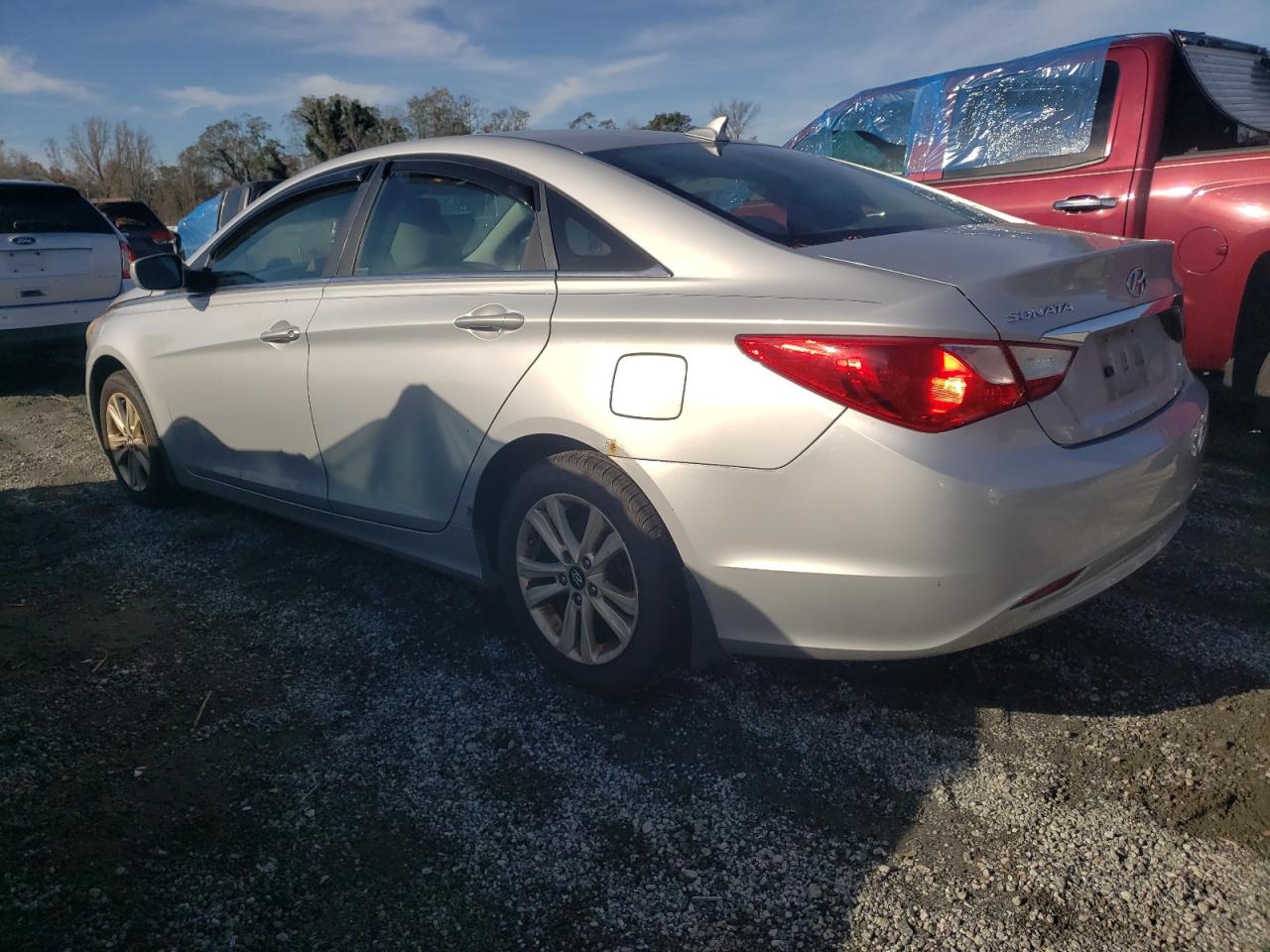 2011 Hyundai Sonata - Image 2