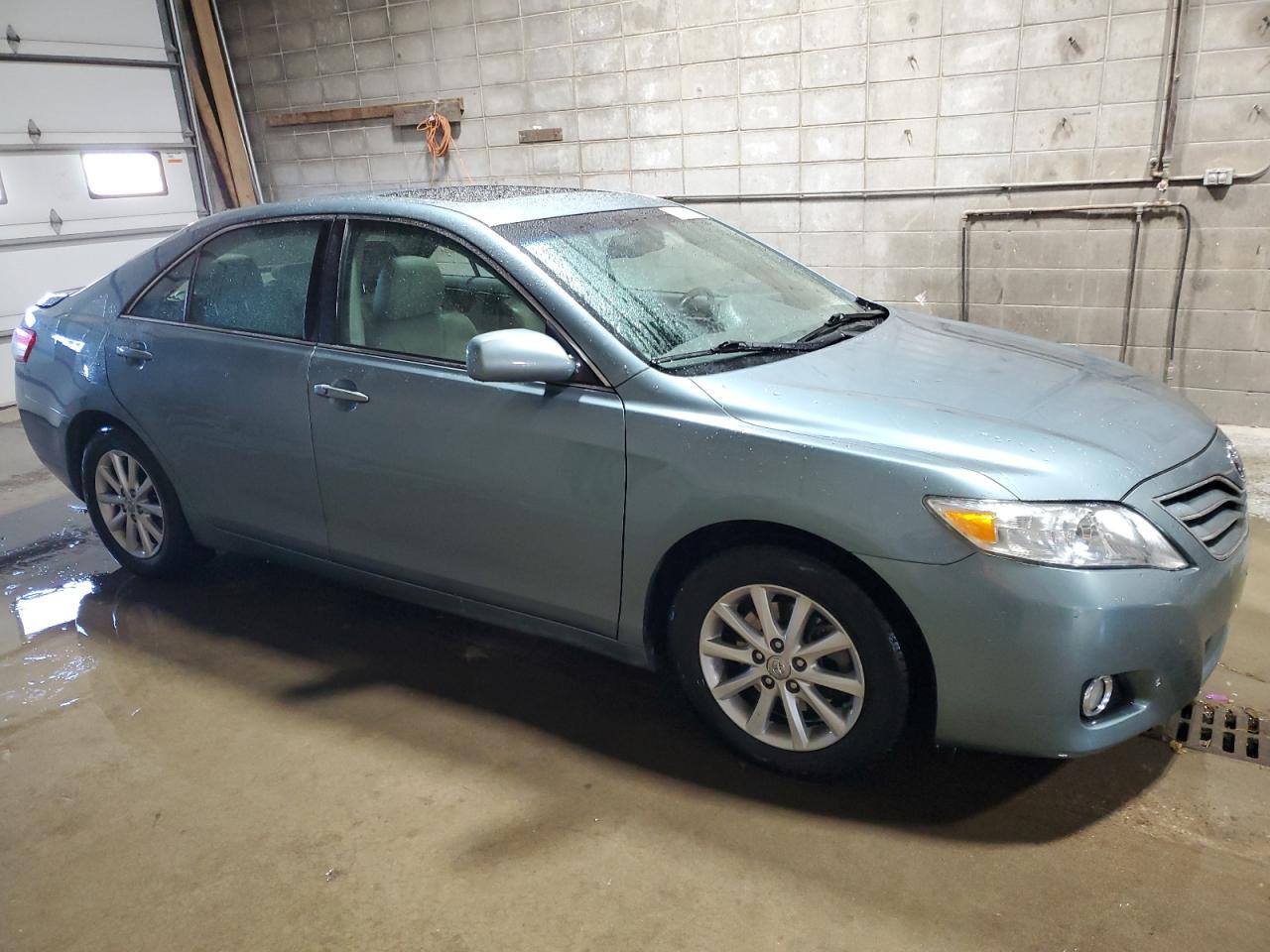 2010 Toyota Camry - Image 4