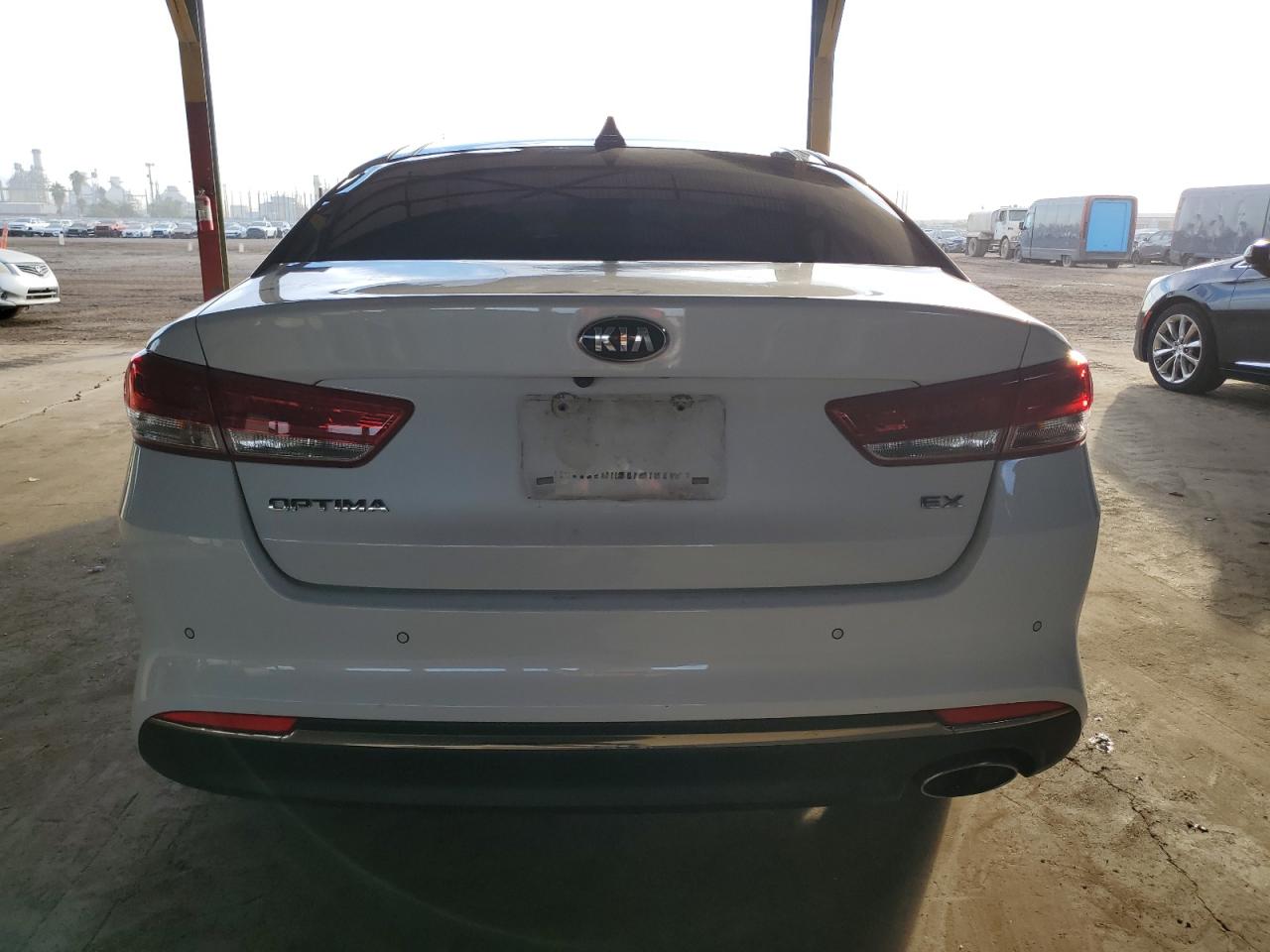 2016 Kia Optima Ex VIN: 5XXGU4L31GG027197 Lot: 81810554