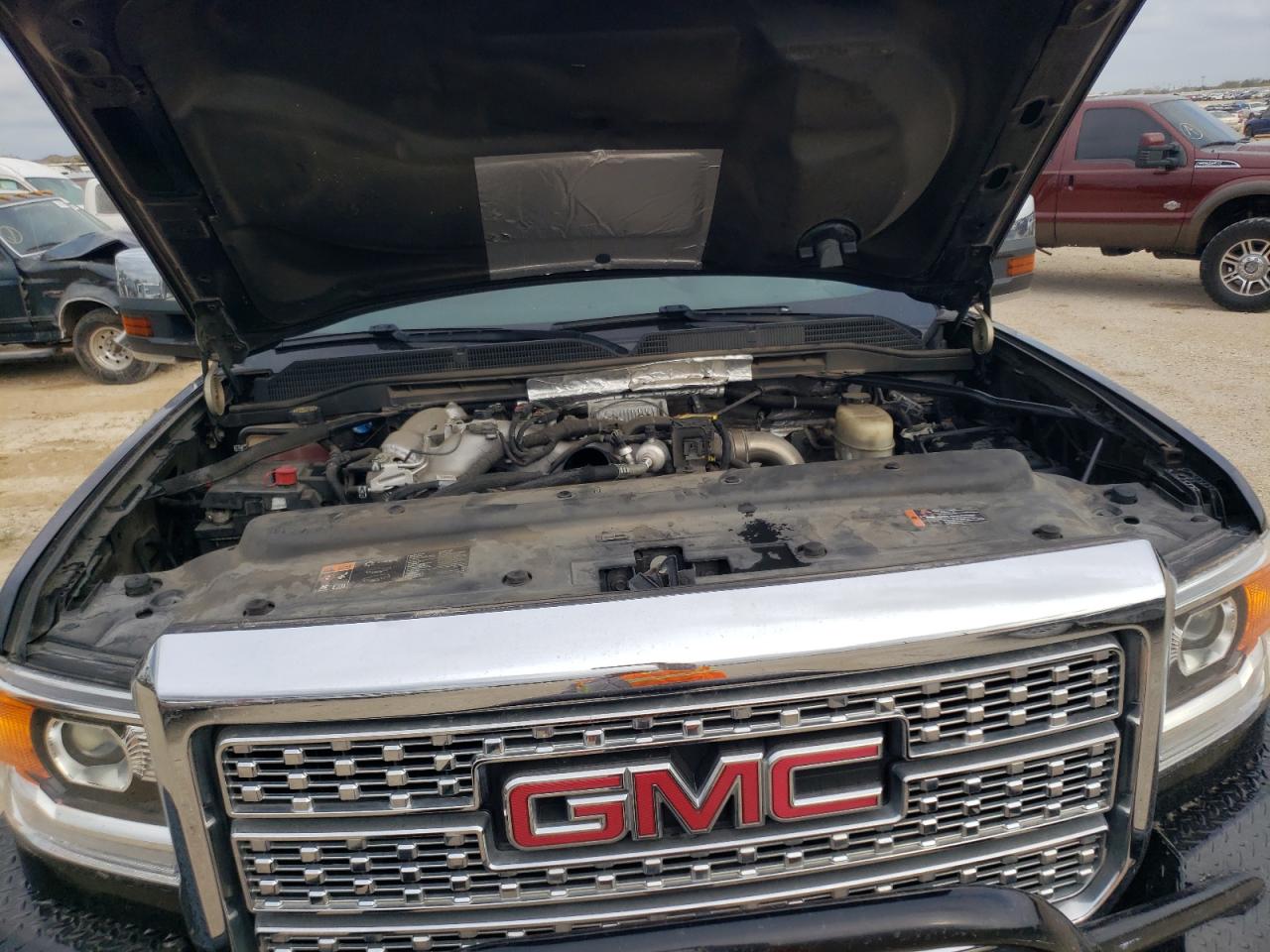 2018 GMC Sierra K2500 Denali VIN: 1GT12UEY9JF137361 Lot: 78440684