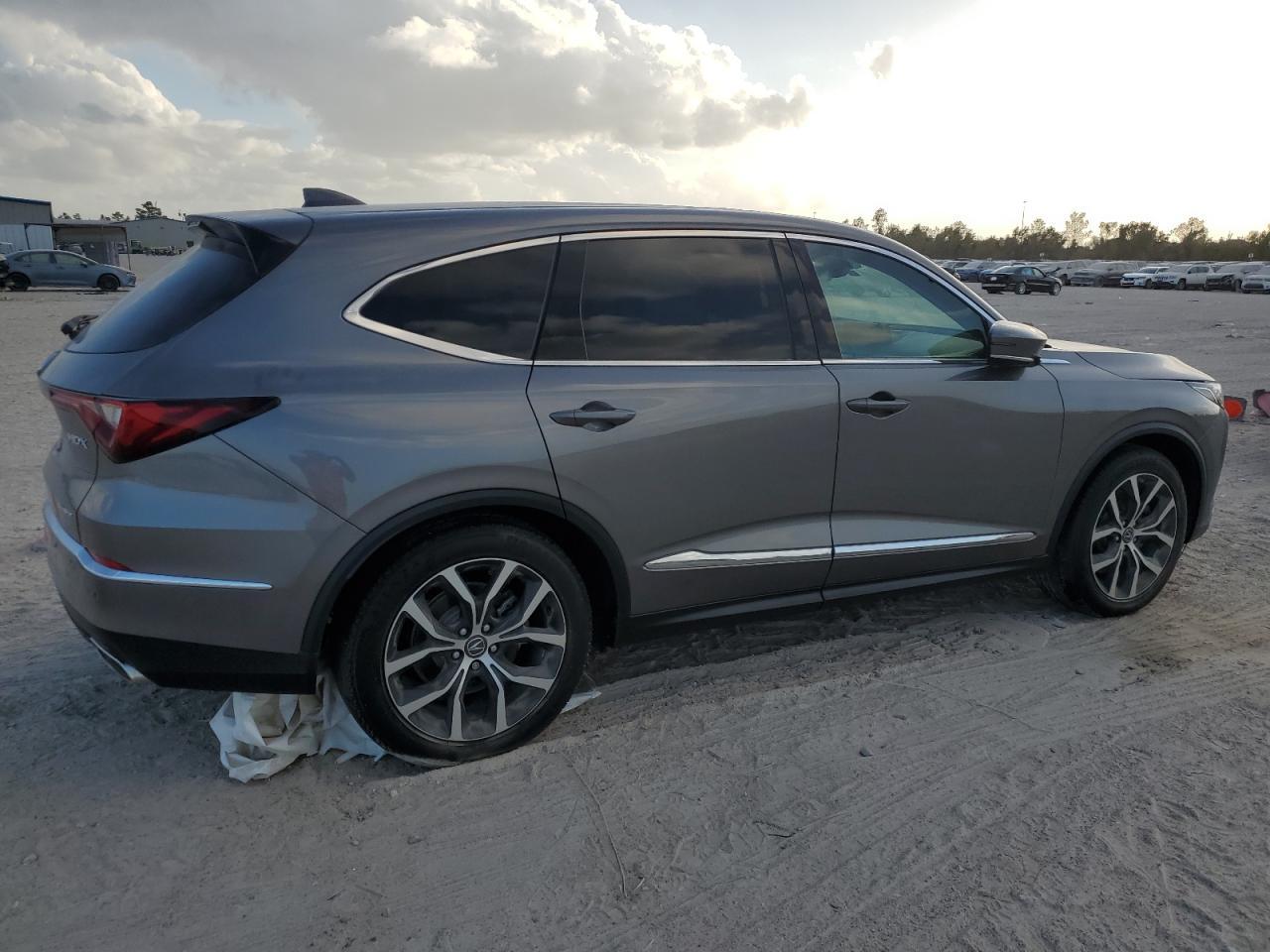 2023 Acura MDX - Image 3