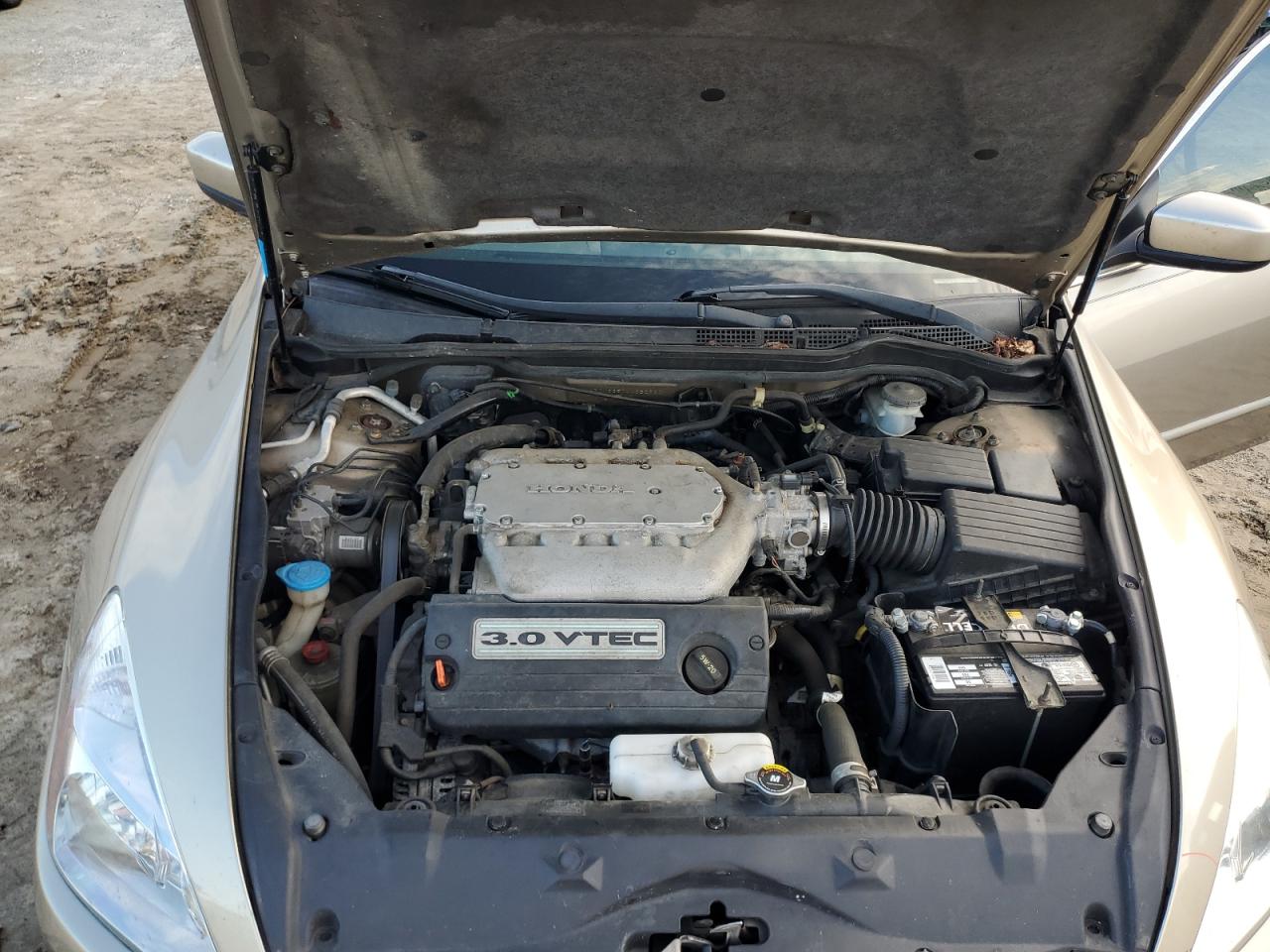 2004 Honda Accord - Image 11