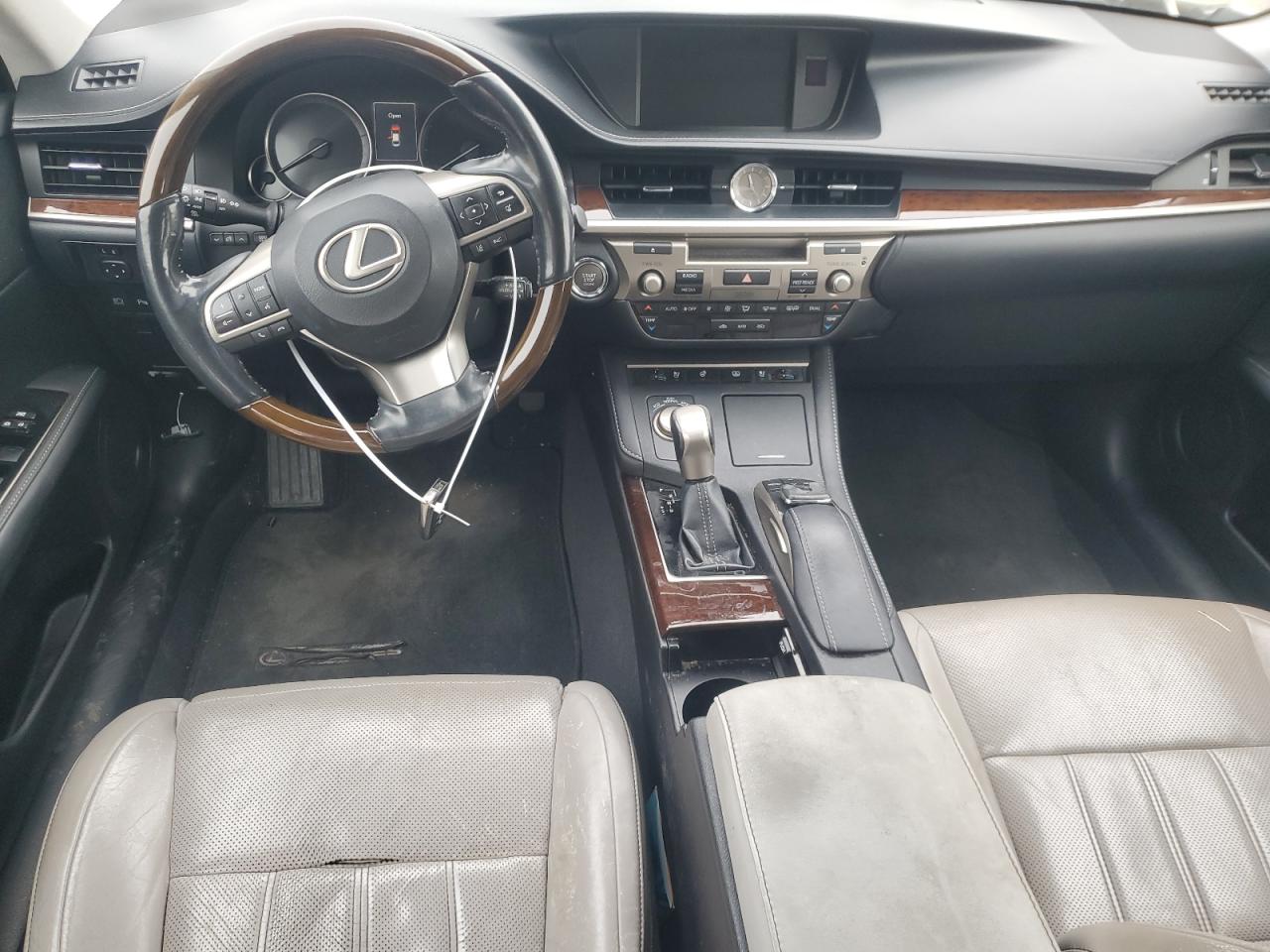 2016 Lexus ES - Image 8