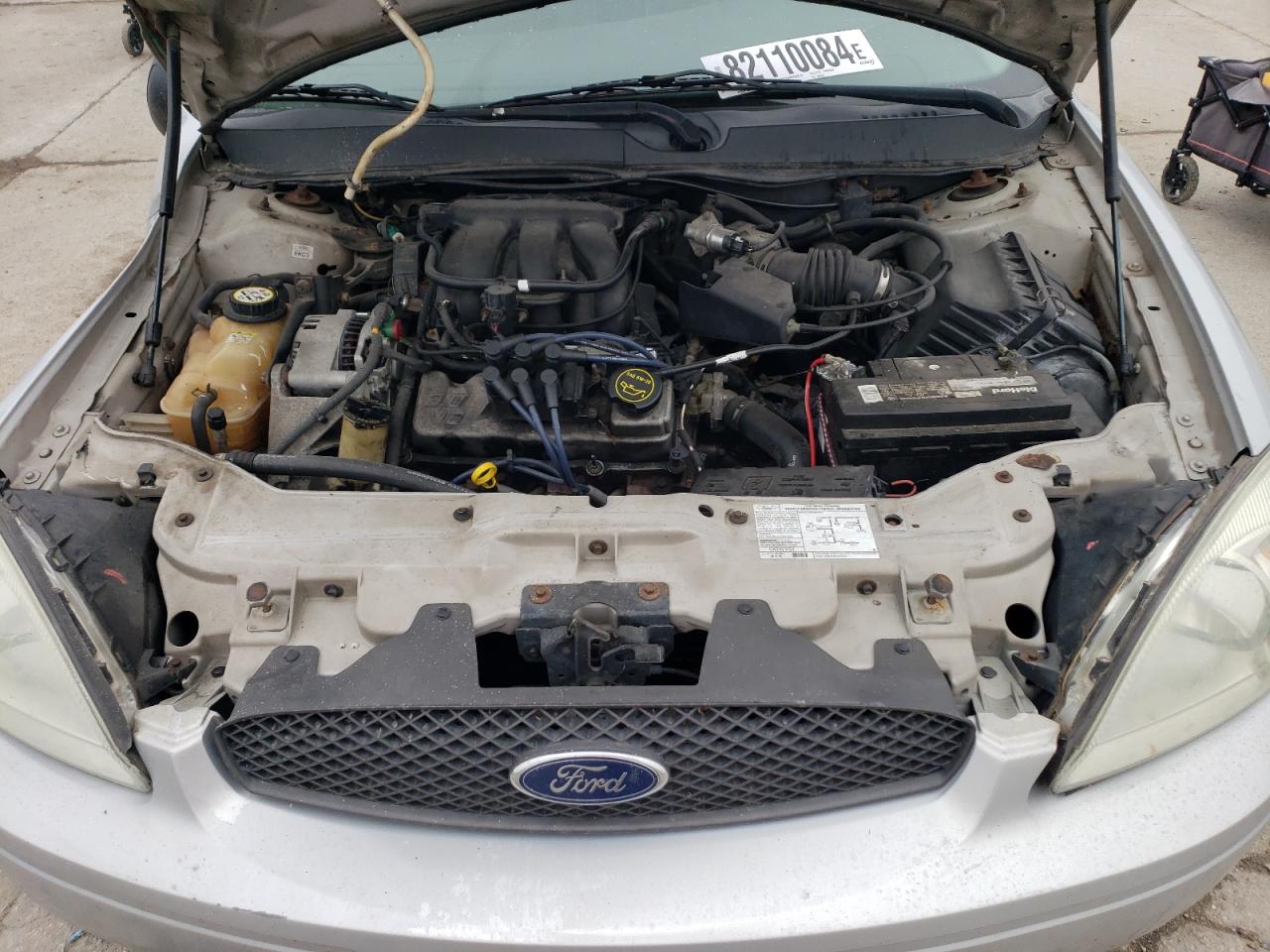 2005 Ford Taurus - Image 13