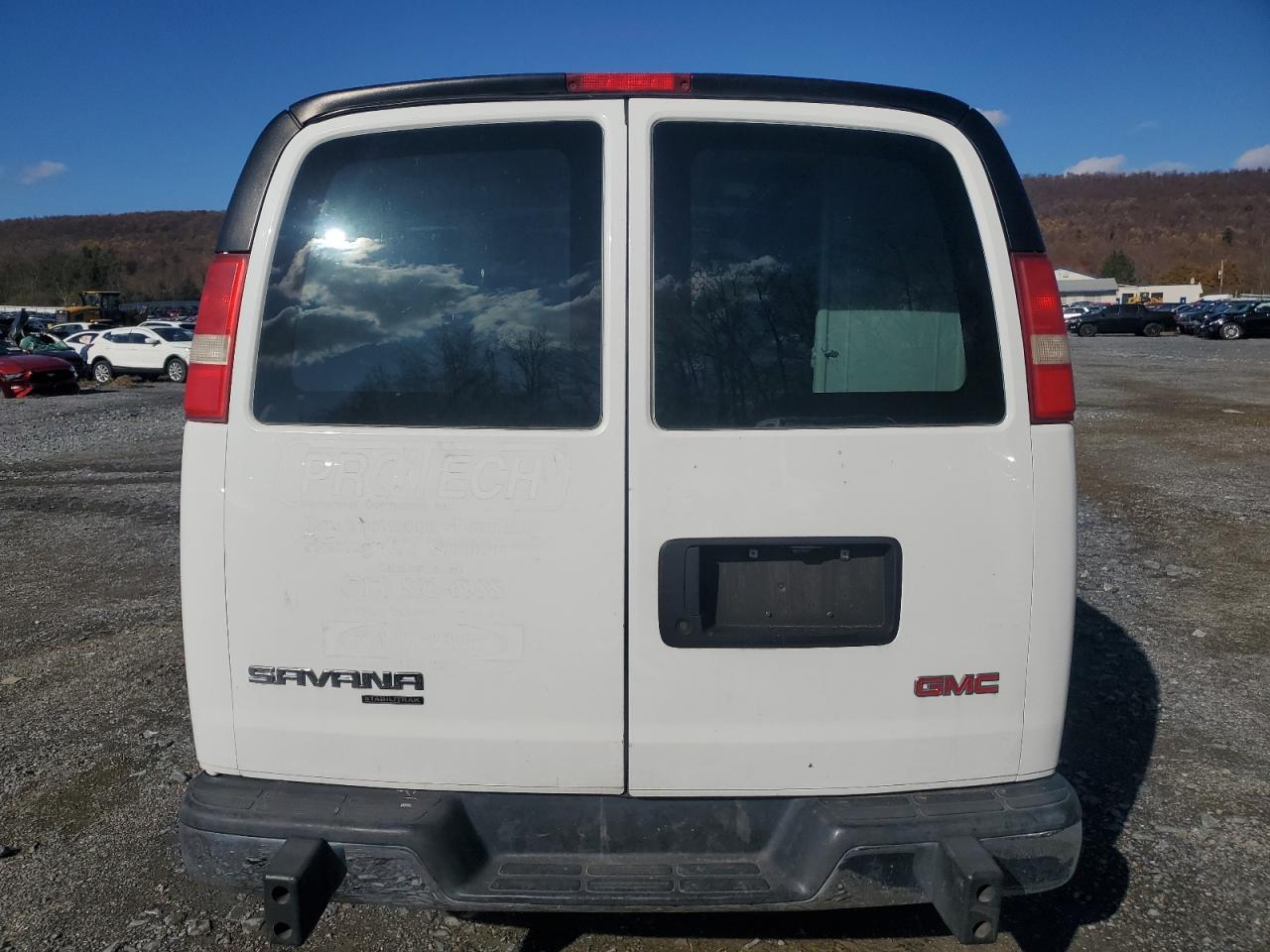 2015 GMC Savana - Image 6