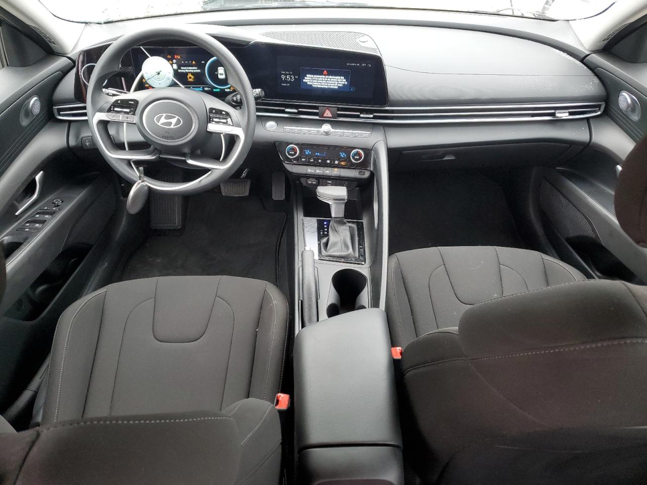 2024 Hyundai Elantra - Image 8