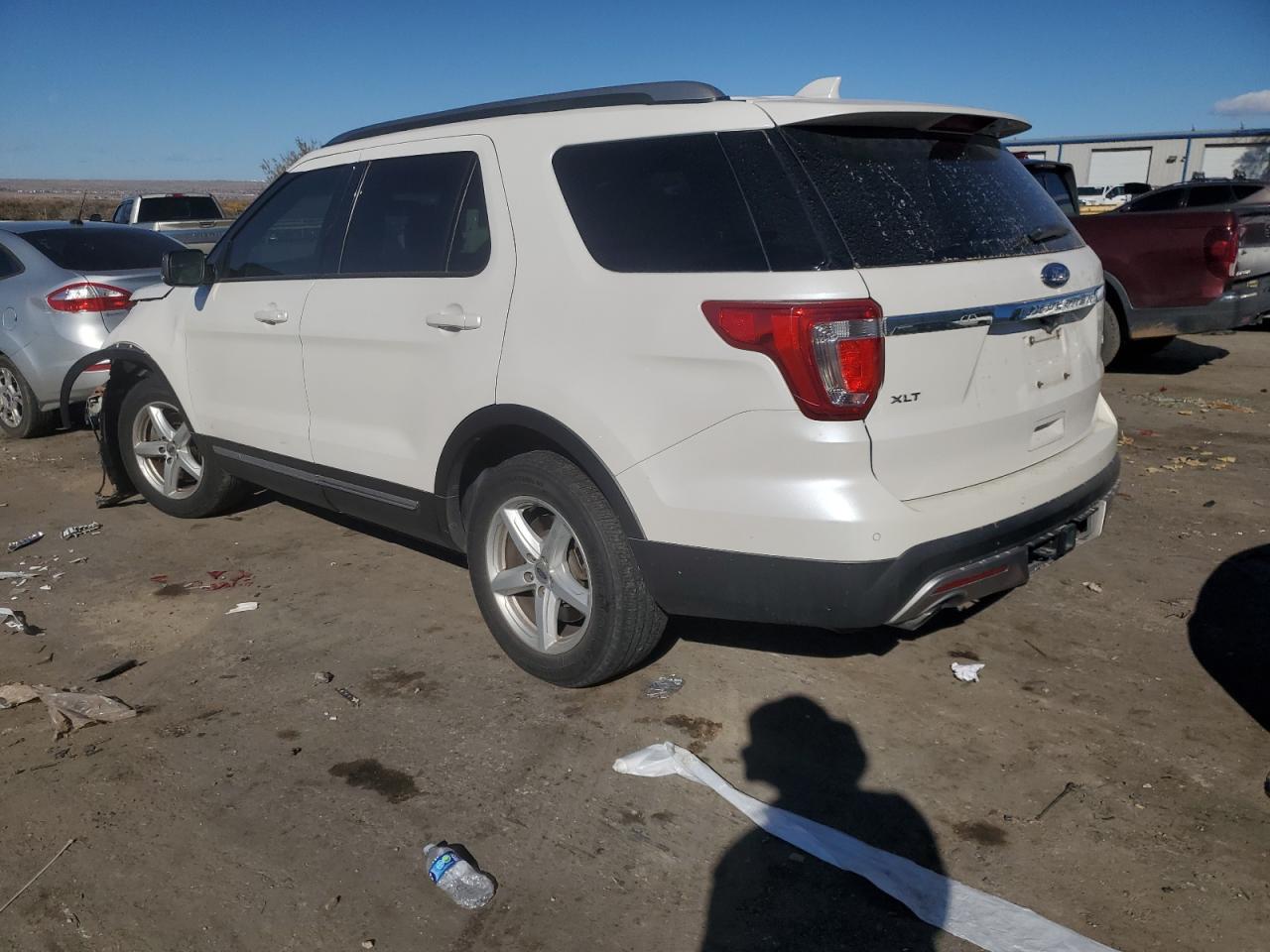 2016 Ford Explorer - Image 2