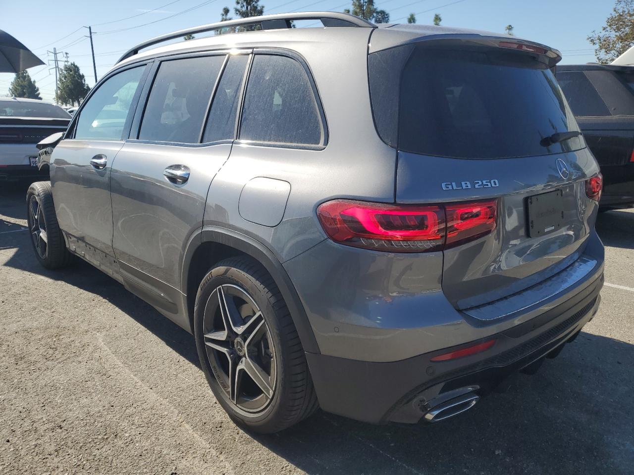 2023 Mercedes-Benz GLB - Image 2