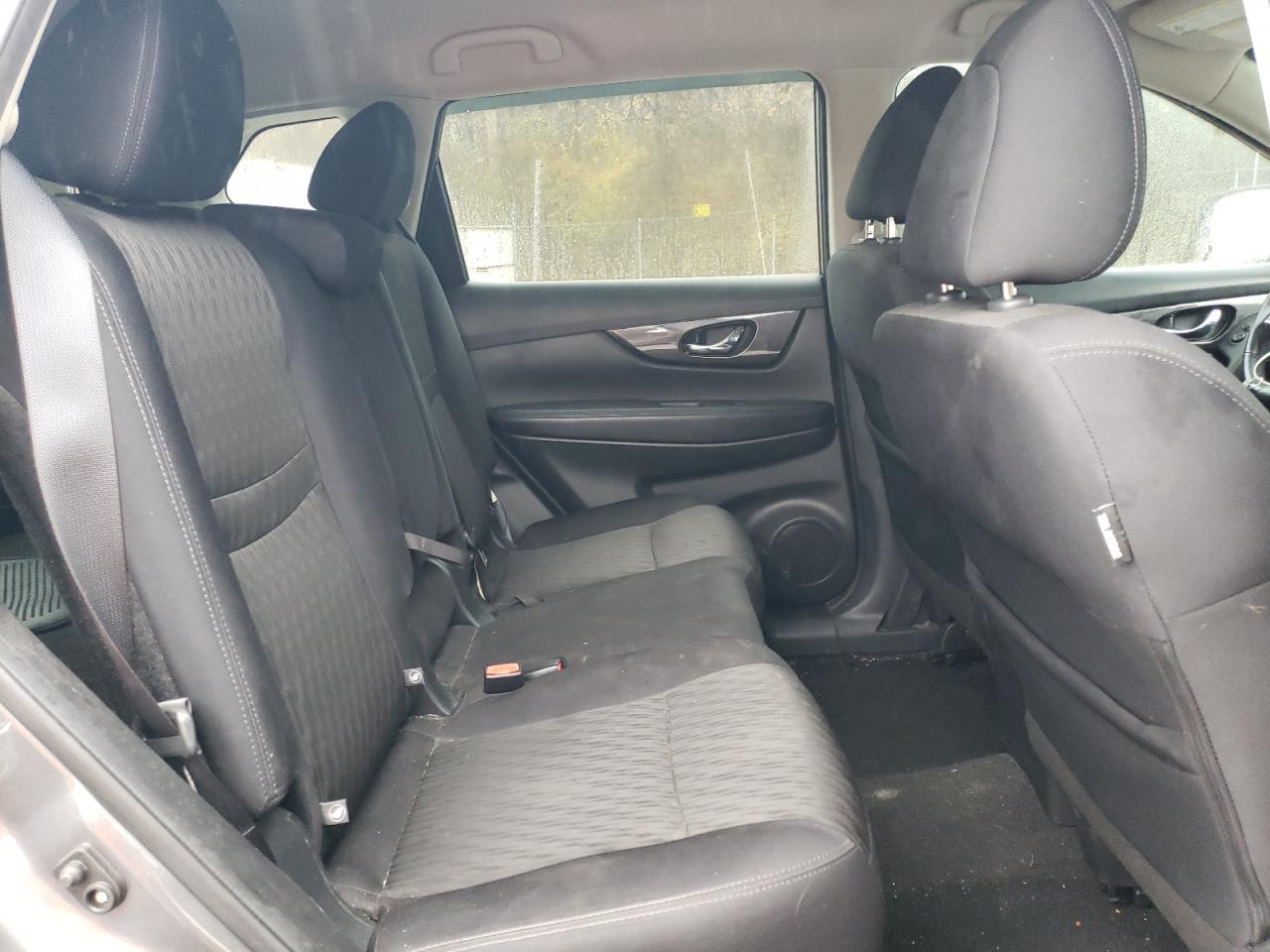 2018 Nissan Rogue - Image 11