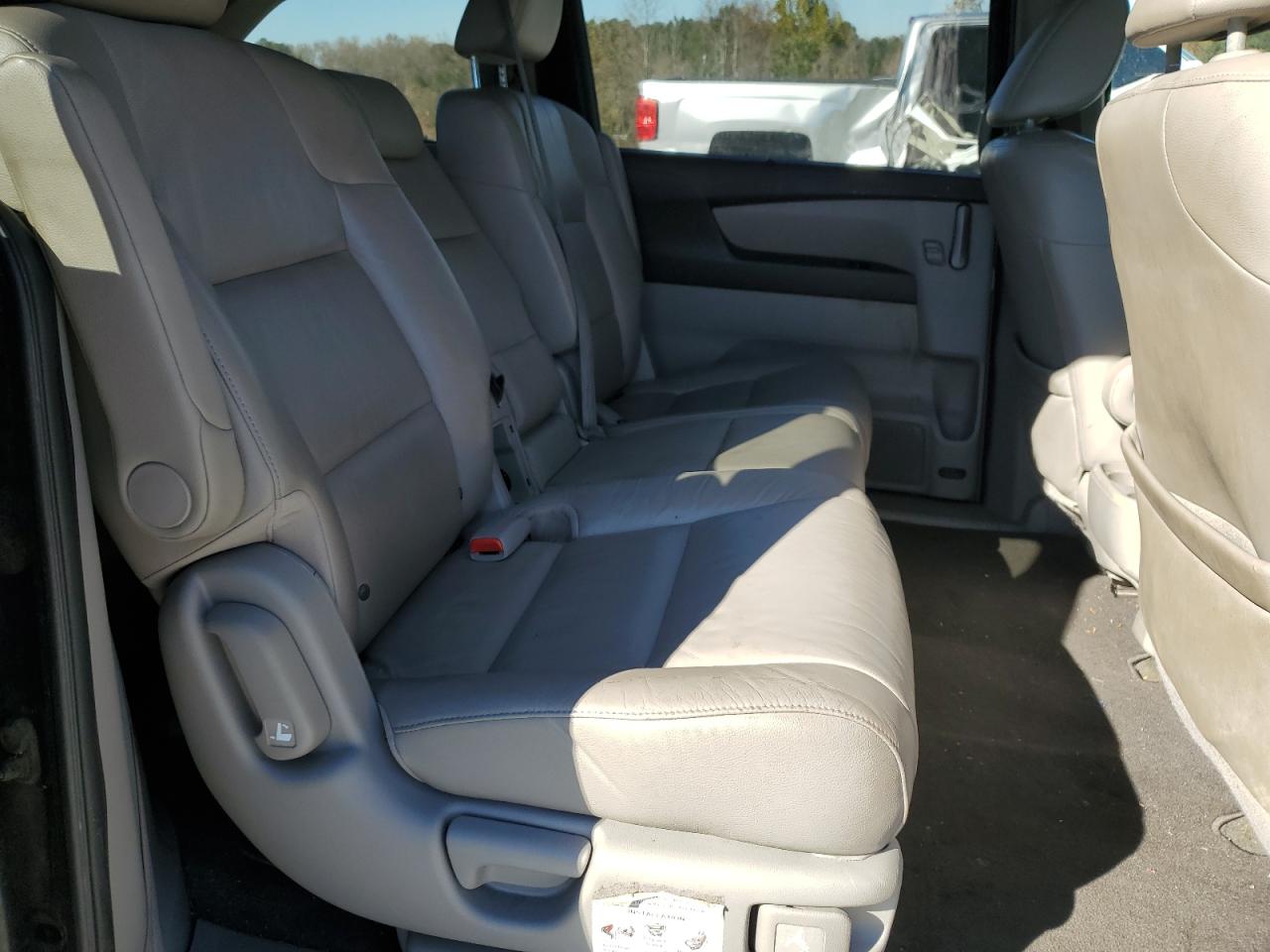 2011 Honda Odyssey - Image 11