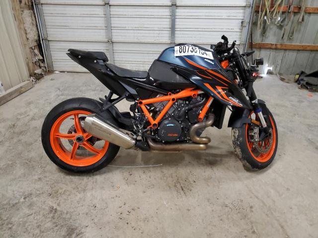 2022 KTM 1290 SUPER DUKE R