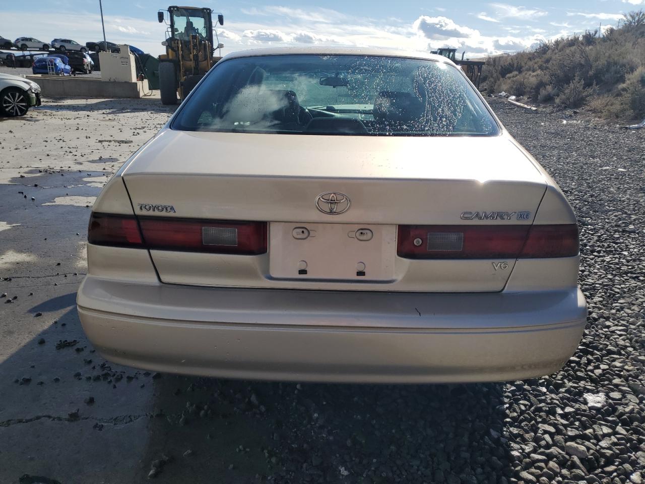 1999 Toyota Camry Le VIN: JT2BF28K4X0205963 Lot: 79766184