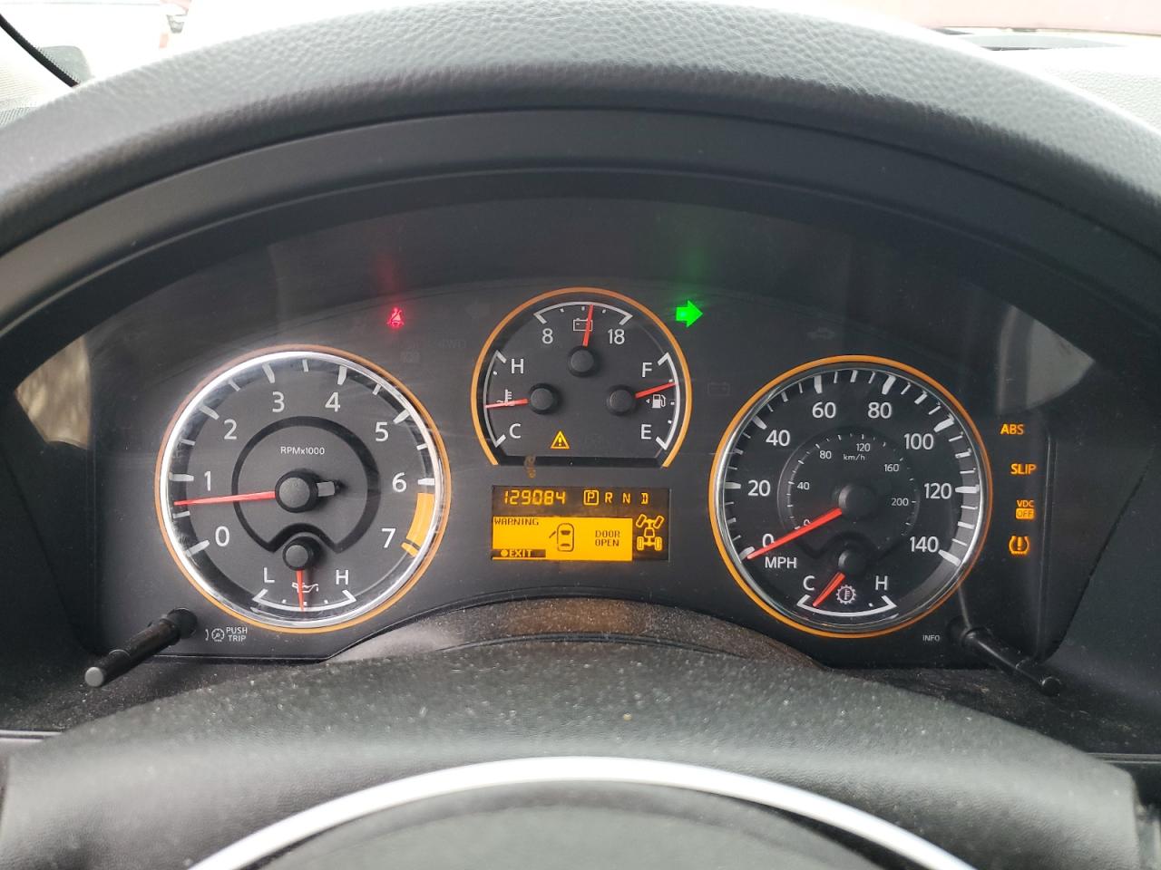 2010 Nissan Armada - Image 9