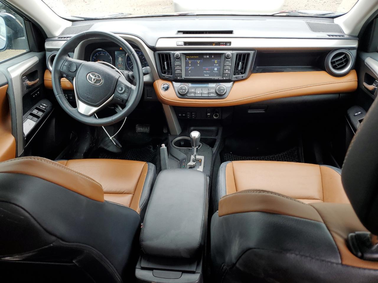 2017 Toyota RAV 4 - Image 8