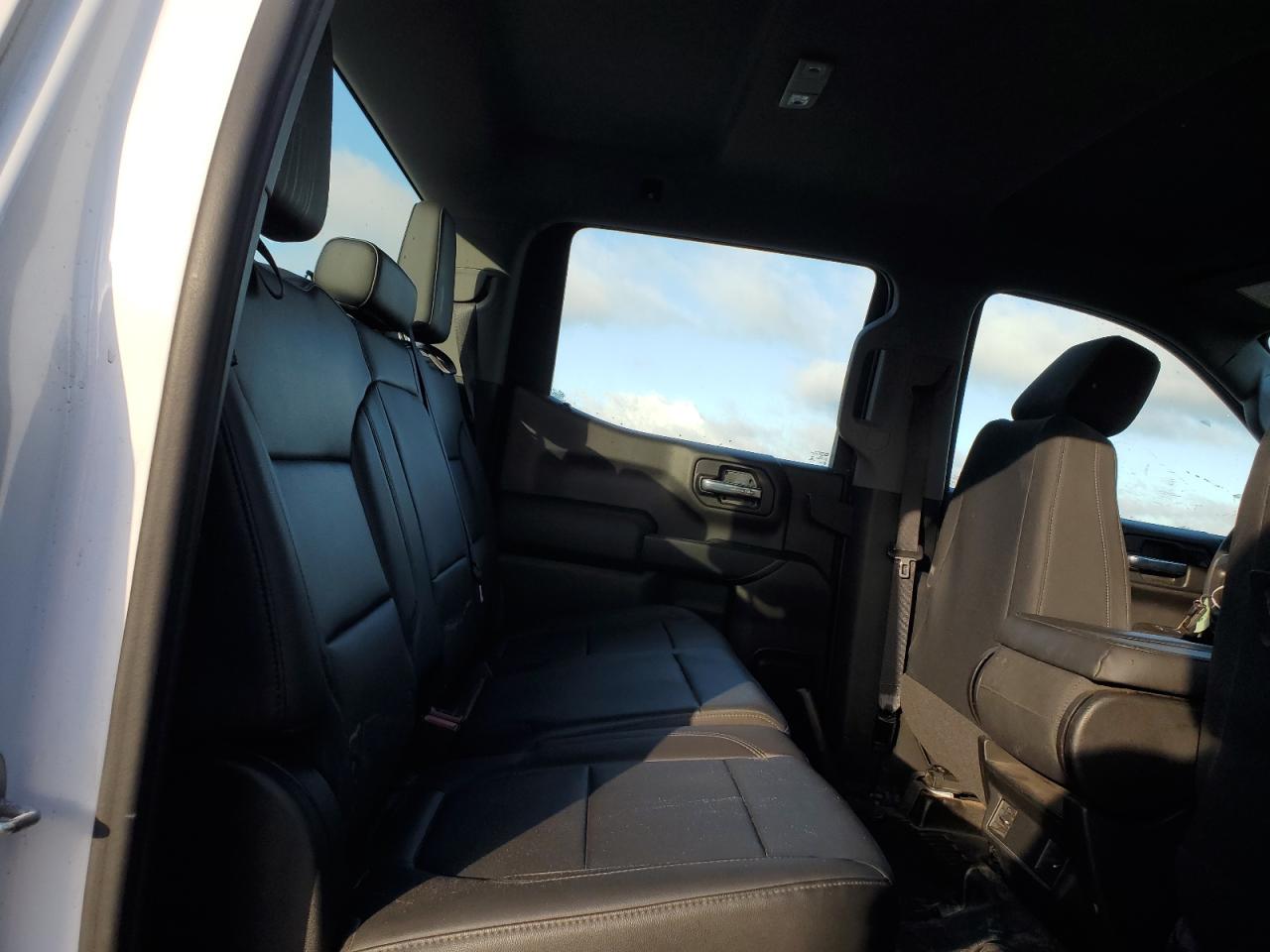 2020 Chevrolet Silverado - Image 10