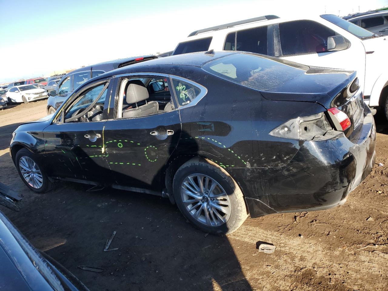 2012 Infiniti M - Image 2