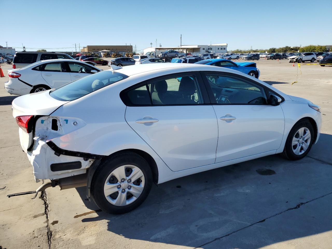 VIN 3KPFL4A75HE138818 2017 KIA FORTE no.3