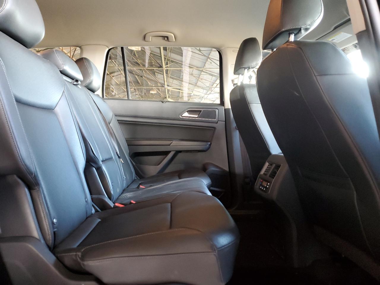 2018 Volkswagen Atlas - Image 11
