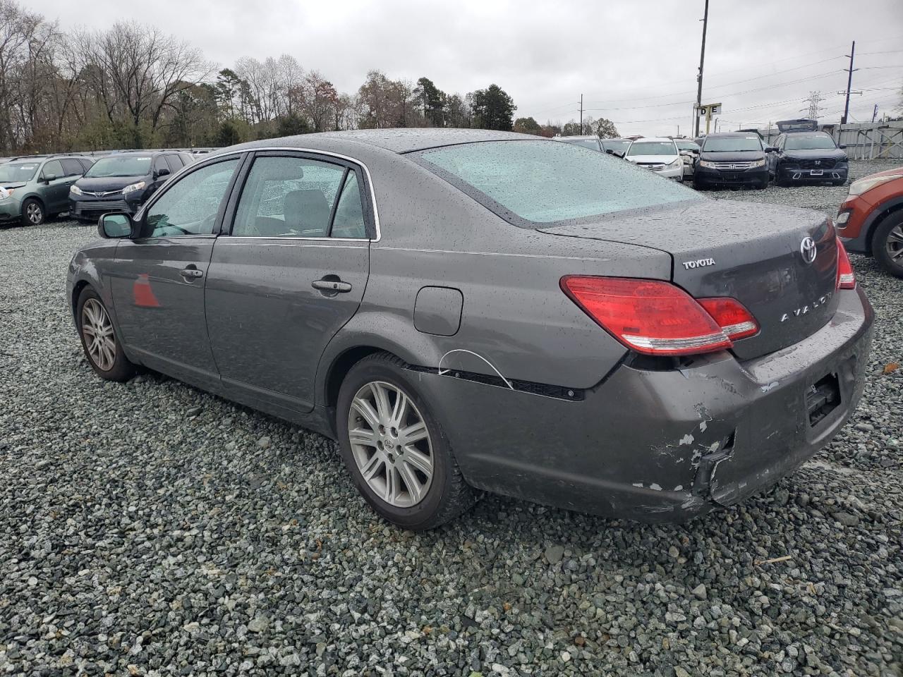 2007 Toyota Avalon - Image 2