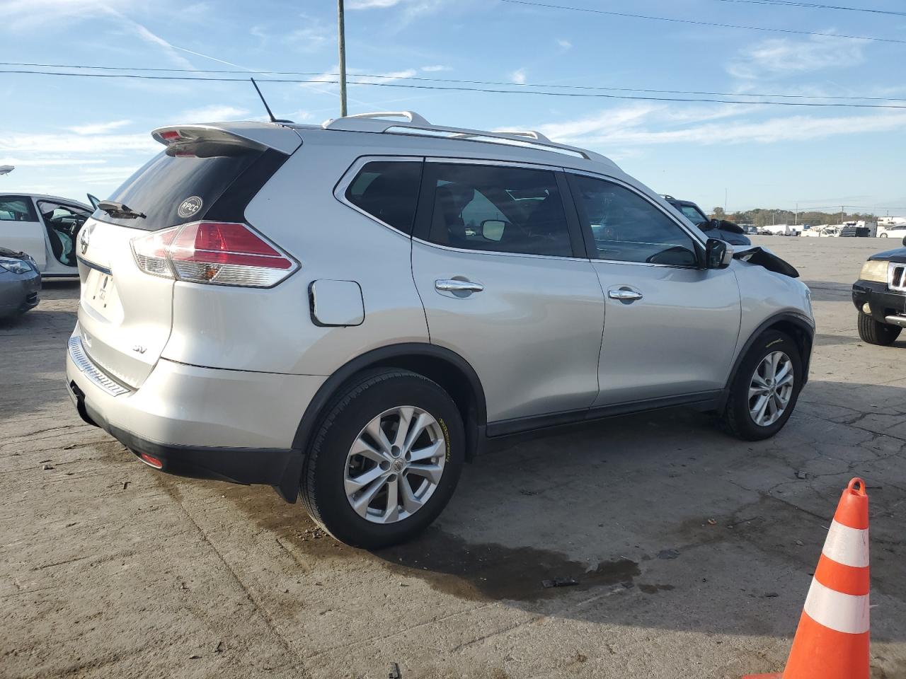 2015 Nissan Rogue - Image 3