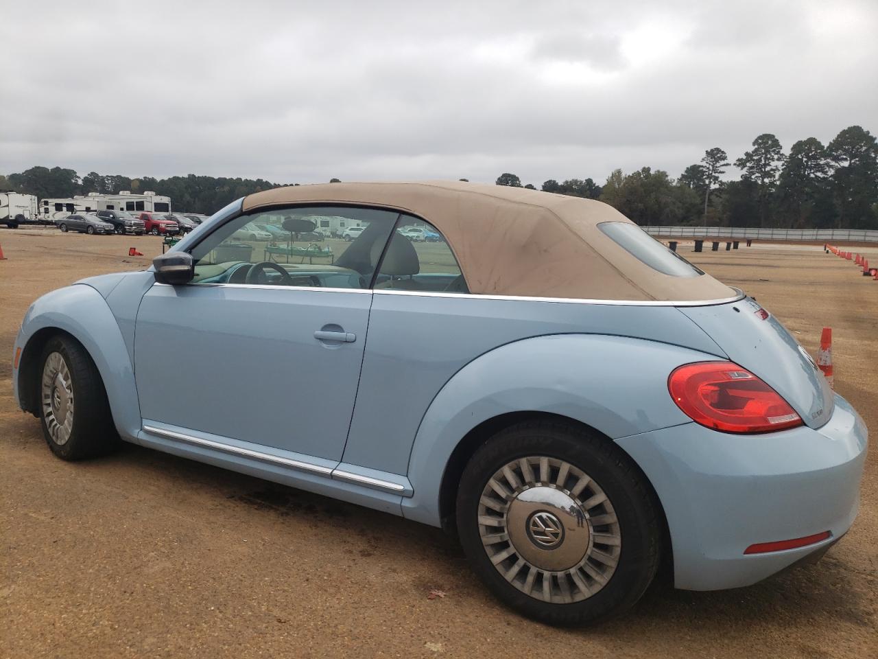 2013 Volkswagen Beetle - Image 2