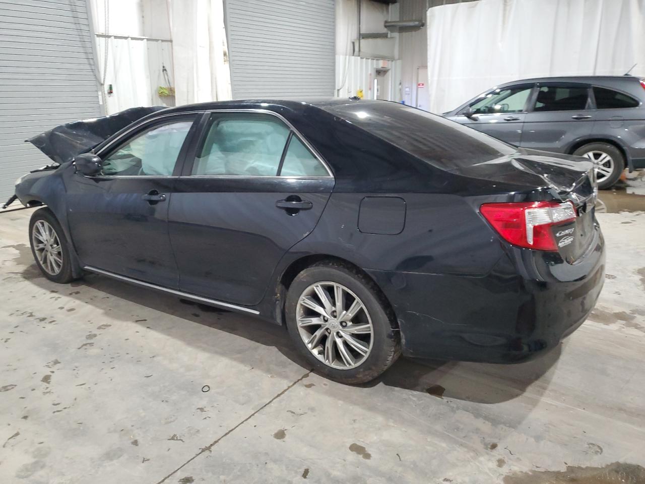 2014 Toyota Camry - Image 2