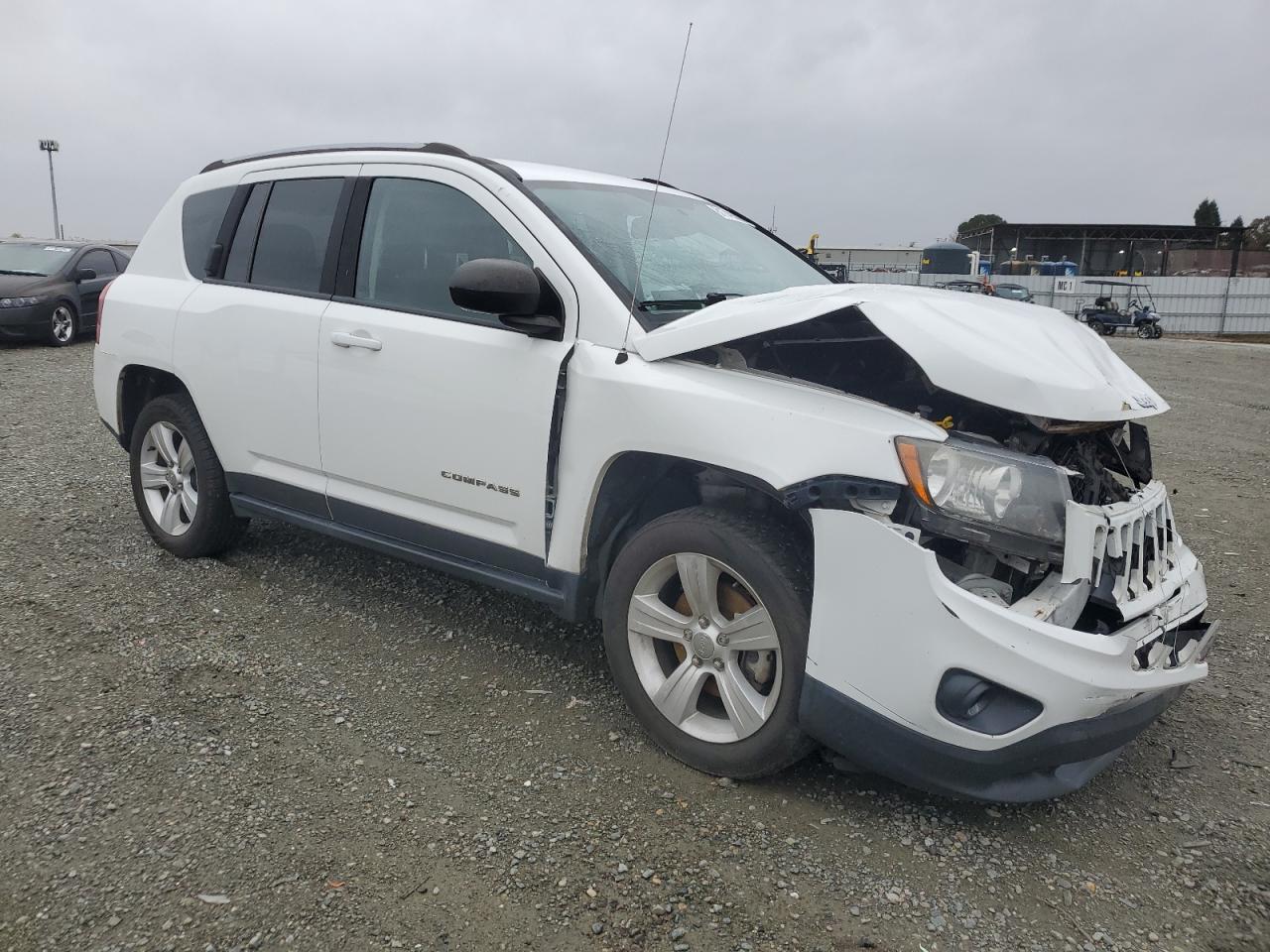 VIN 1C4NJCBA6GD688891 2016 JEEP COMPASS no.4