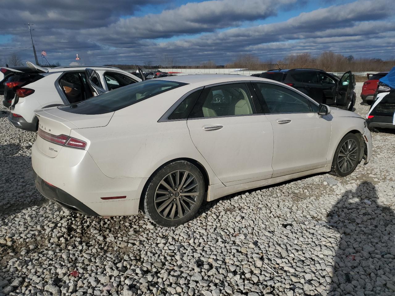 VIN 3LN6L5B92HR660025 2017 LINCOLN MKZ no.3