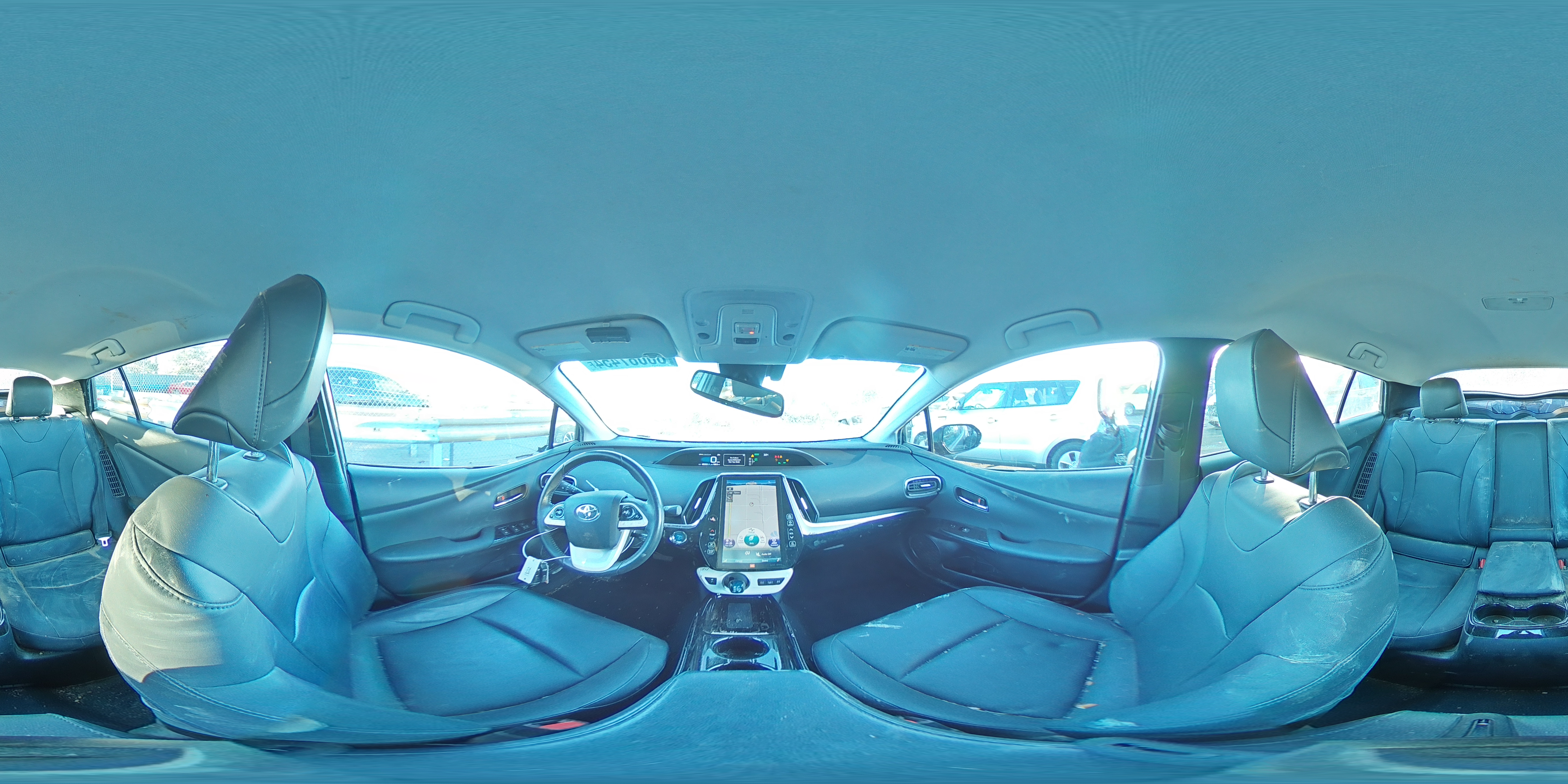 2018 Toyota Prius - Image 13