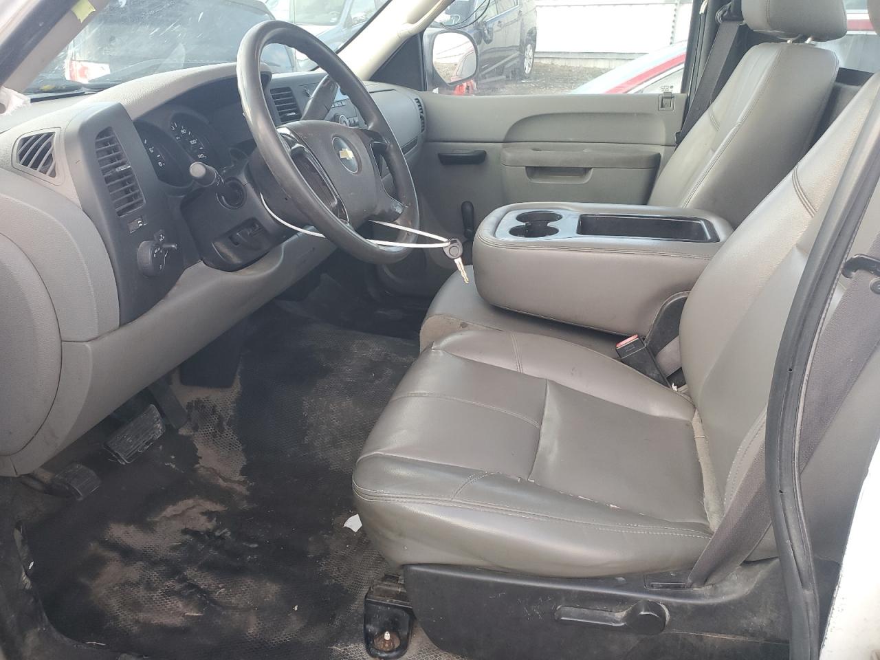 2011 Chevrolet Silverado - Image 7