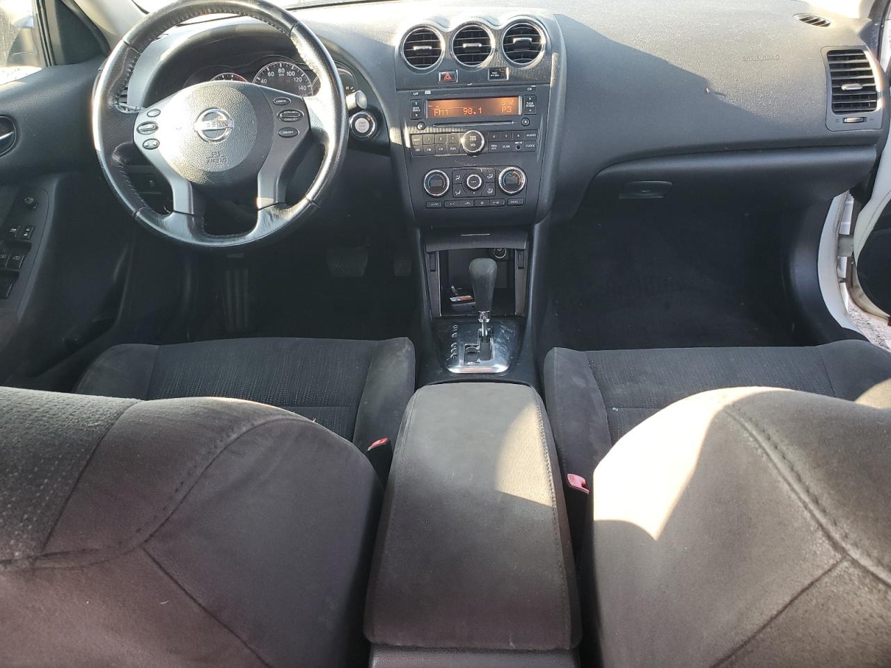 2011 Nissan Altima - Image 8