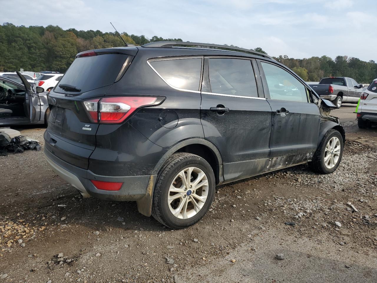 VIN 1FMCU0GD7HUD24234 2017 FORD ESCAPE no.3