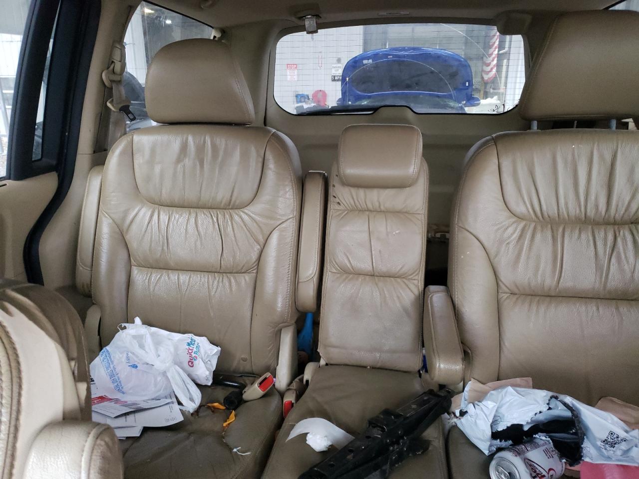 2010 Honda Odyssey - Image 10