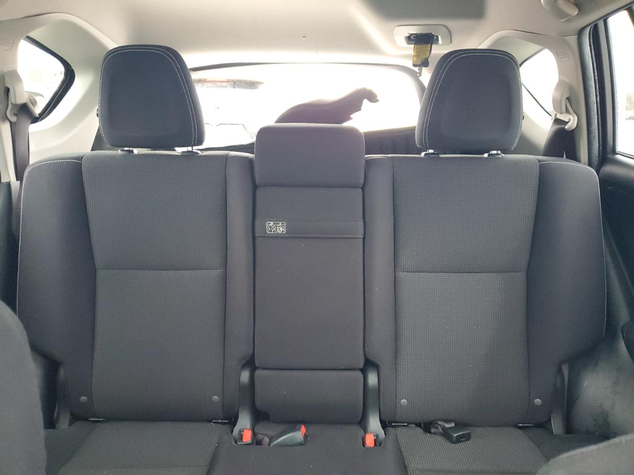 2017 Toyota RAV 4 - Image 10