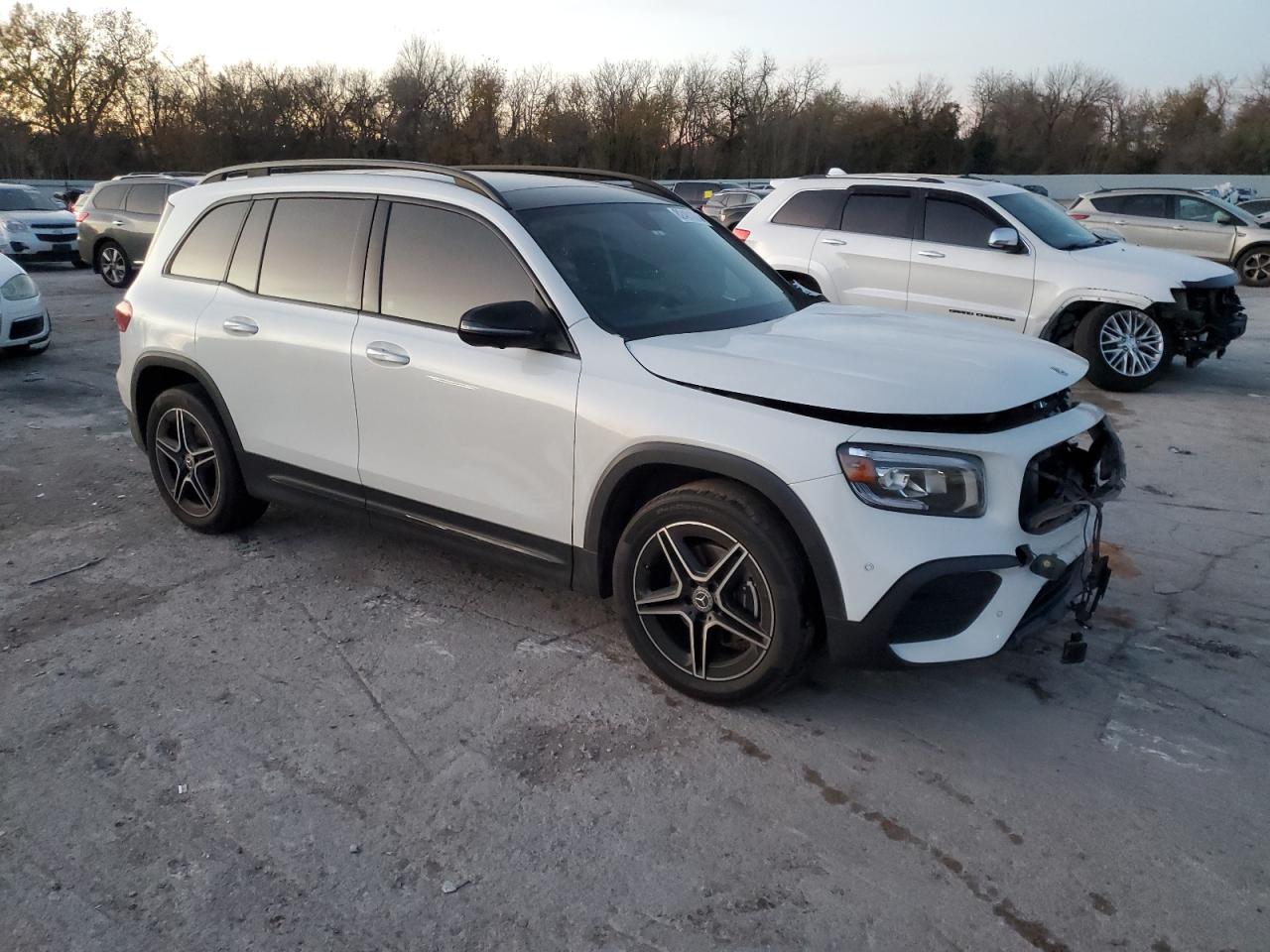 2020 Mercedes-Benz GLB - Image 4