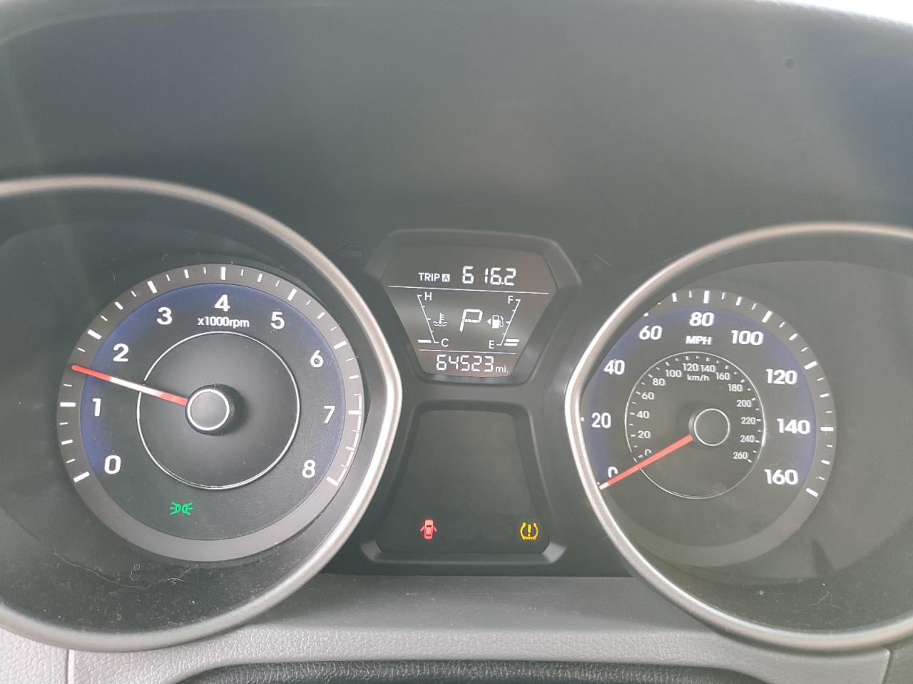 2015 Hyundai Elantra - Image 9