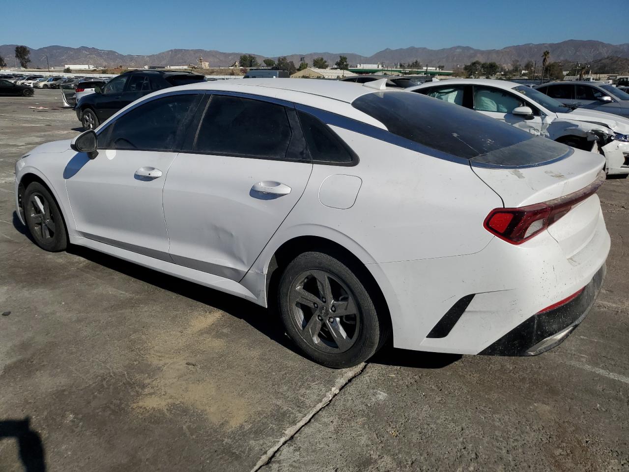 2022 Kia K5 - Image 2