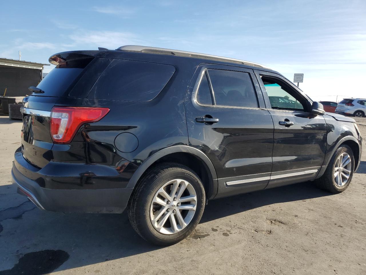 2016 Ford Explorer - Image 3