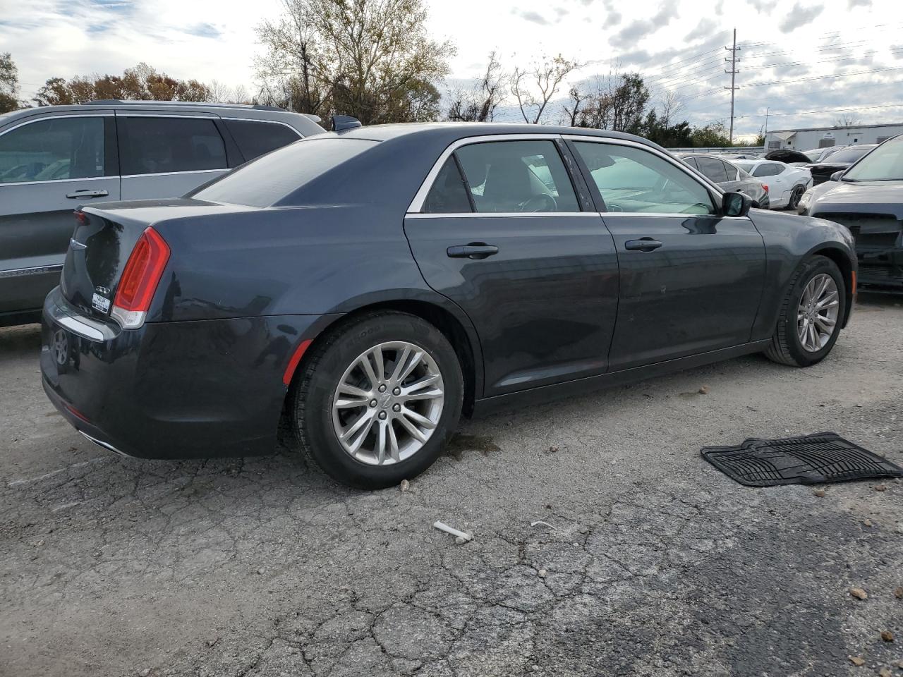 2018 Chrysler 300 - Image 3