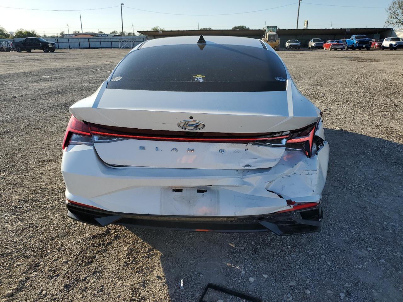 2022 Hyundai Elantra - Image 6