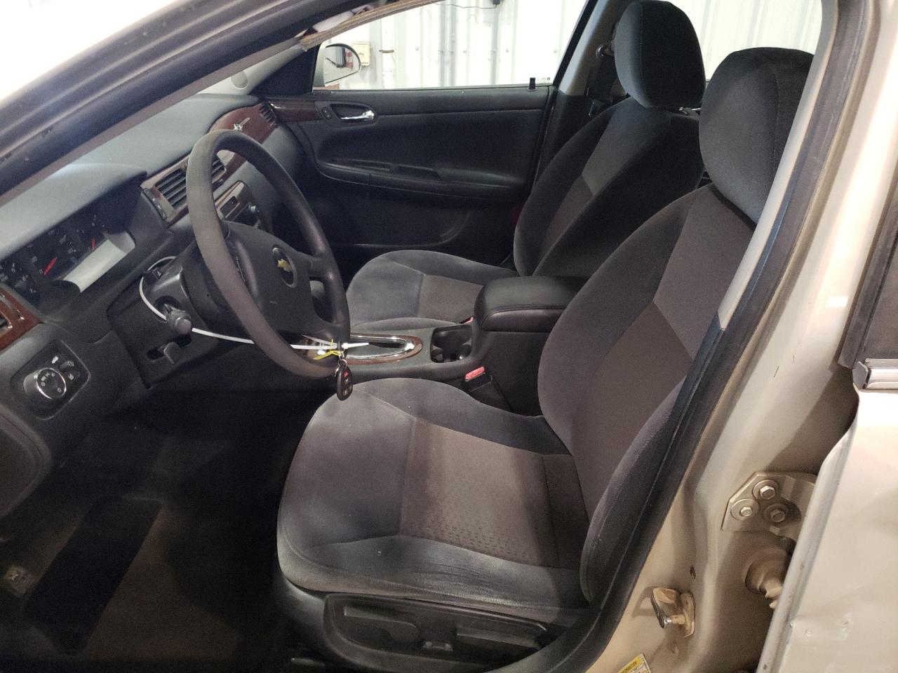 2010 Chevrolet Impala - Image 7