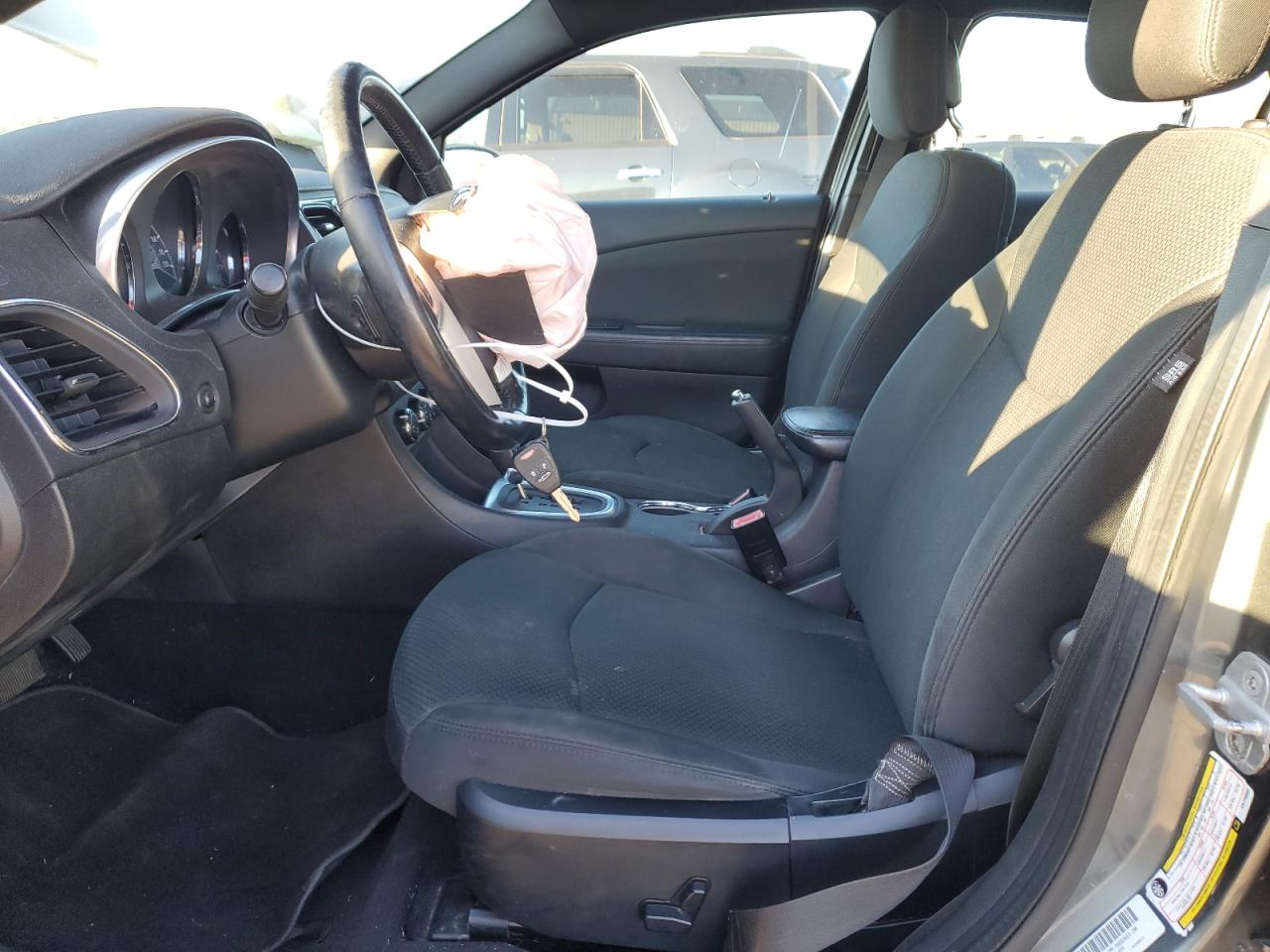 2012 Chrysler 200 - Image 7