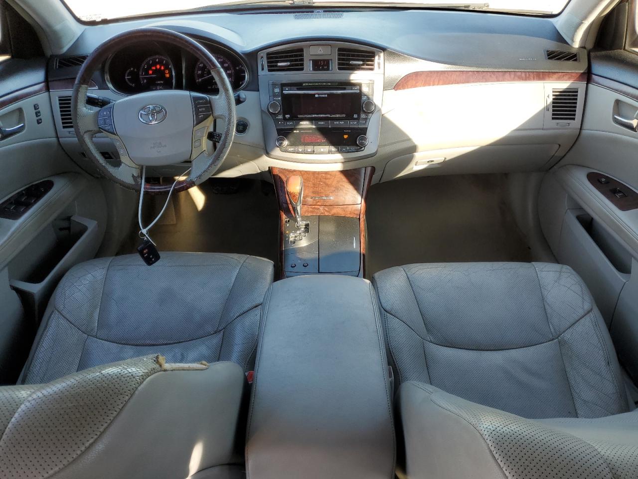 2011 Toyota Avalon - Image 8