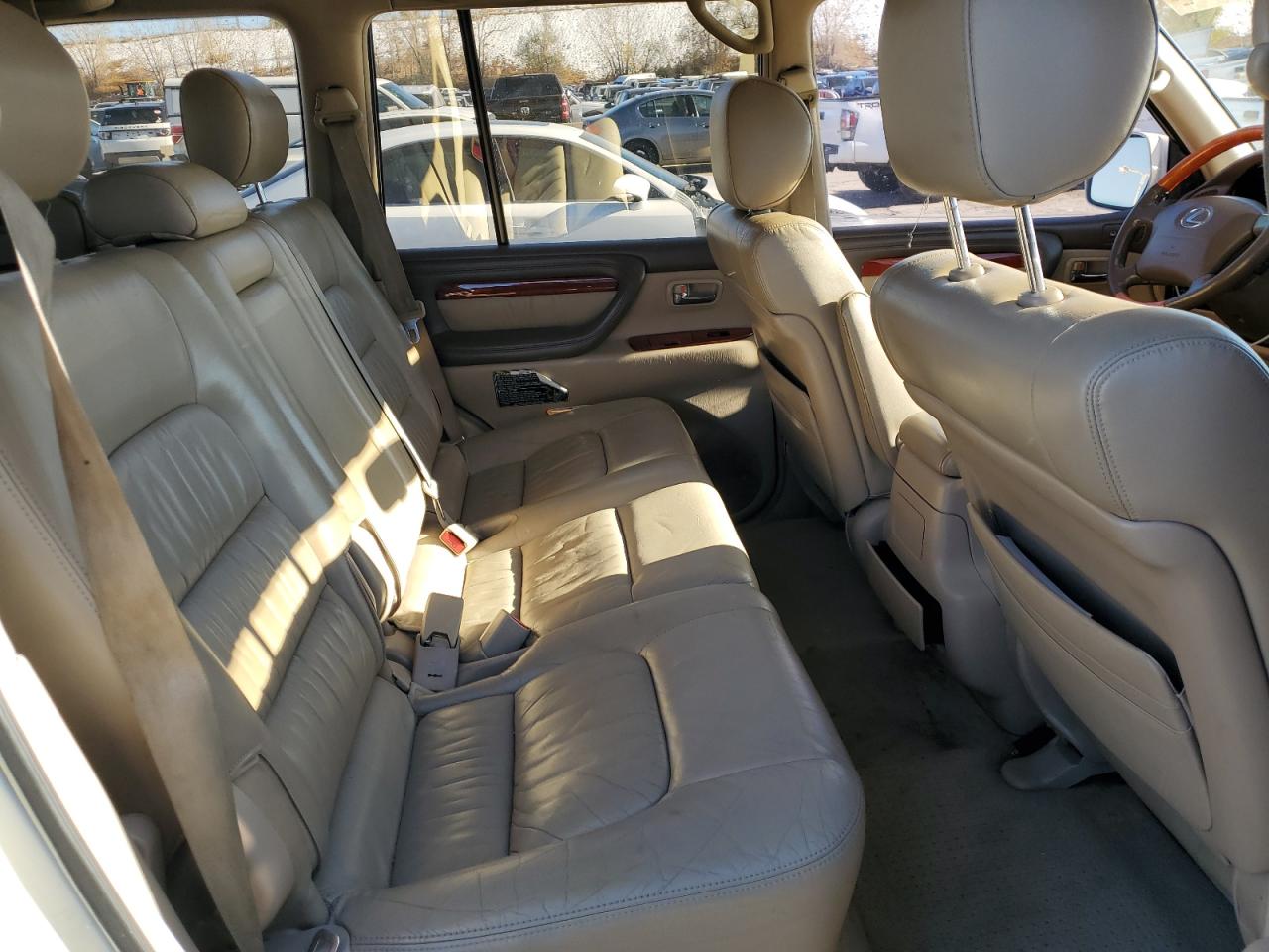 2001 Lexus LX - Image 11