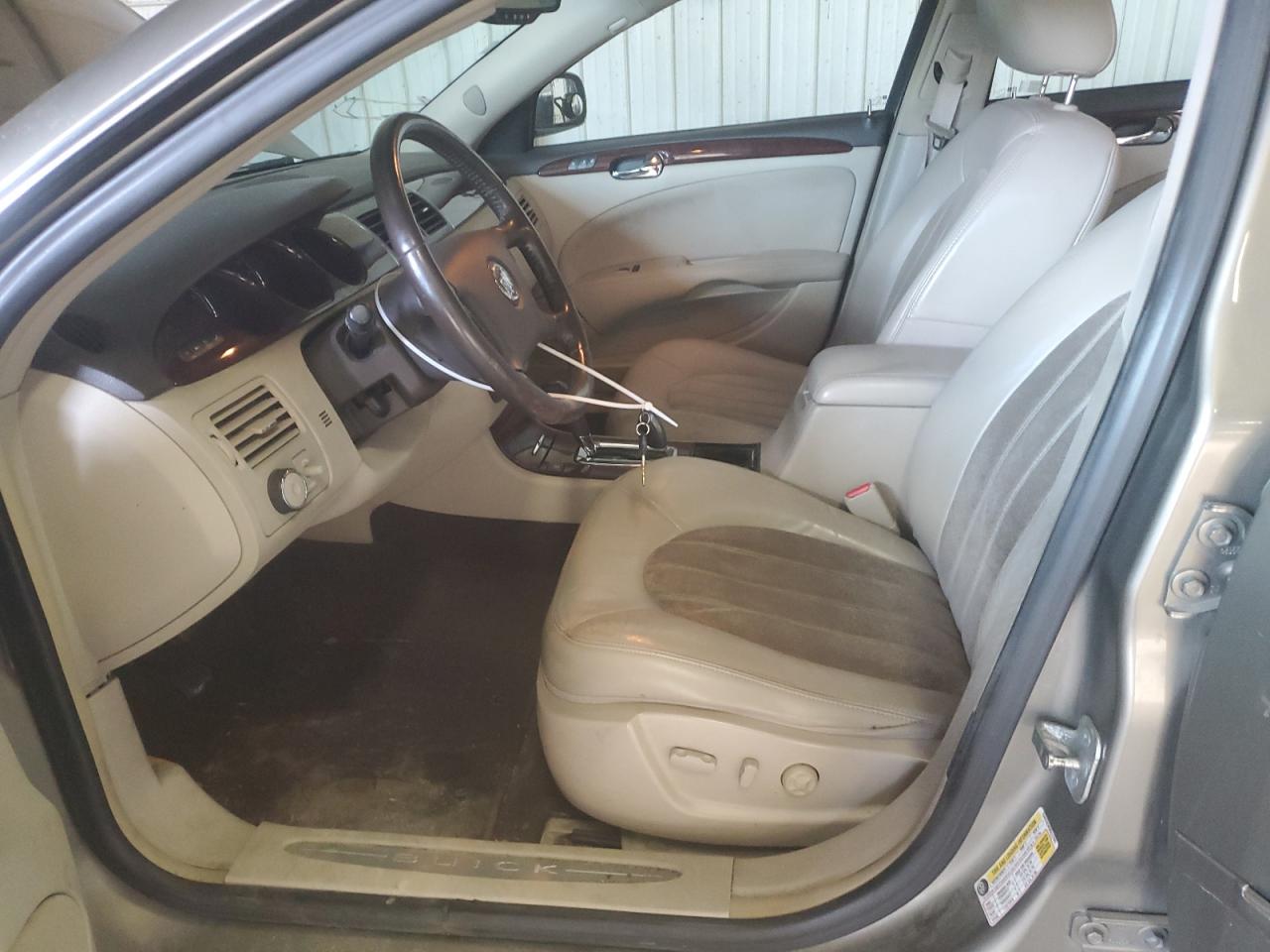 2010 Buick Lucerne - Image 7